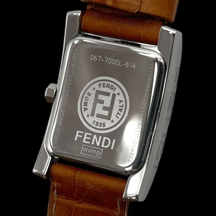 美品 新品電池 稼働品 FENDI フェンディ レディース腕時計 7000L