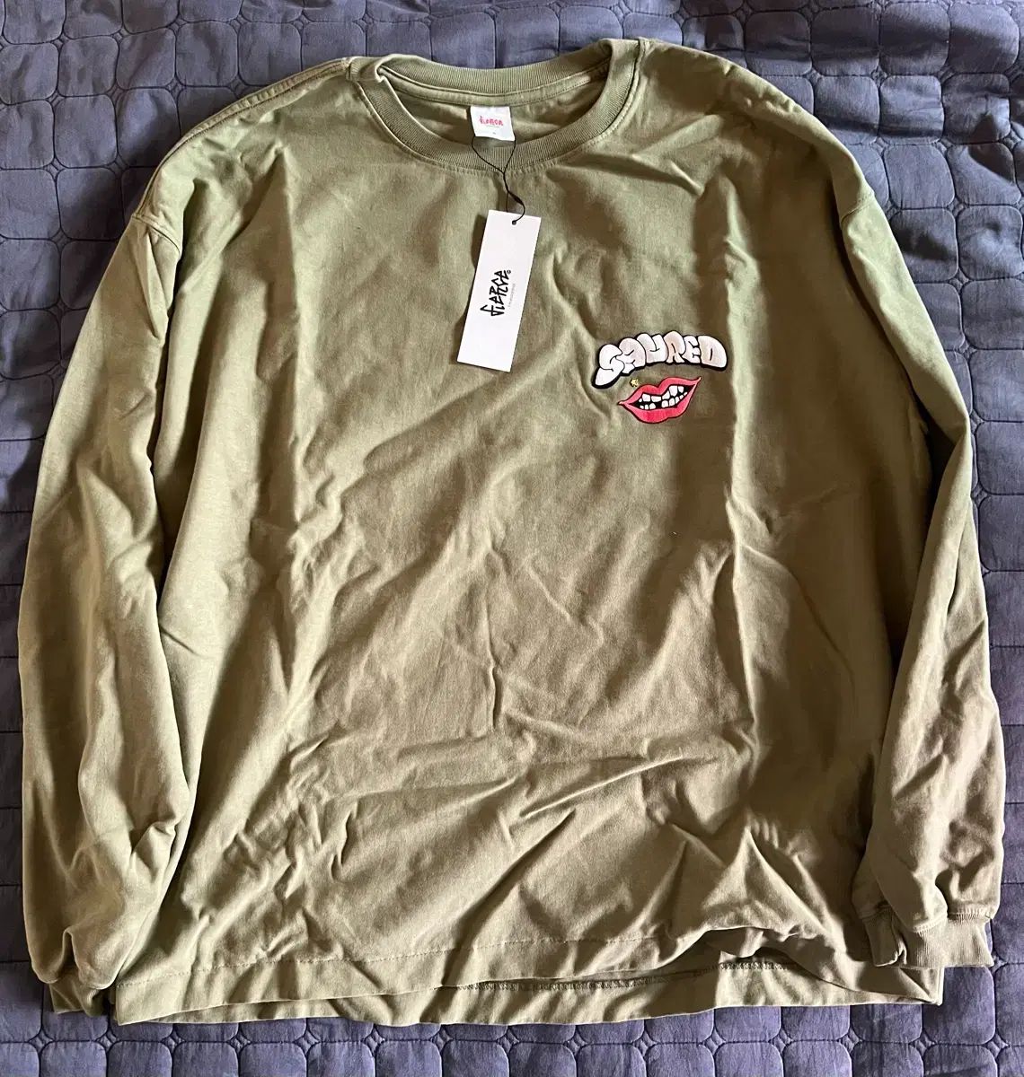 ブラックアウト ピアス サウレッド カーキ M (新品)