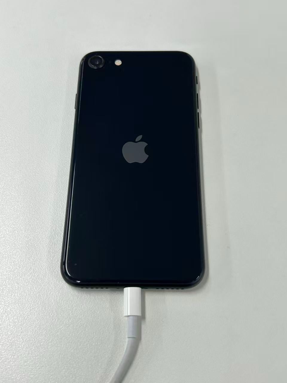 【訳あり】iPhone SE 第3世代 64GB