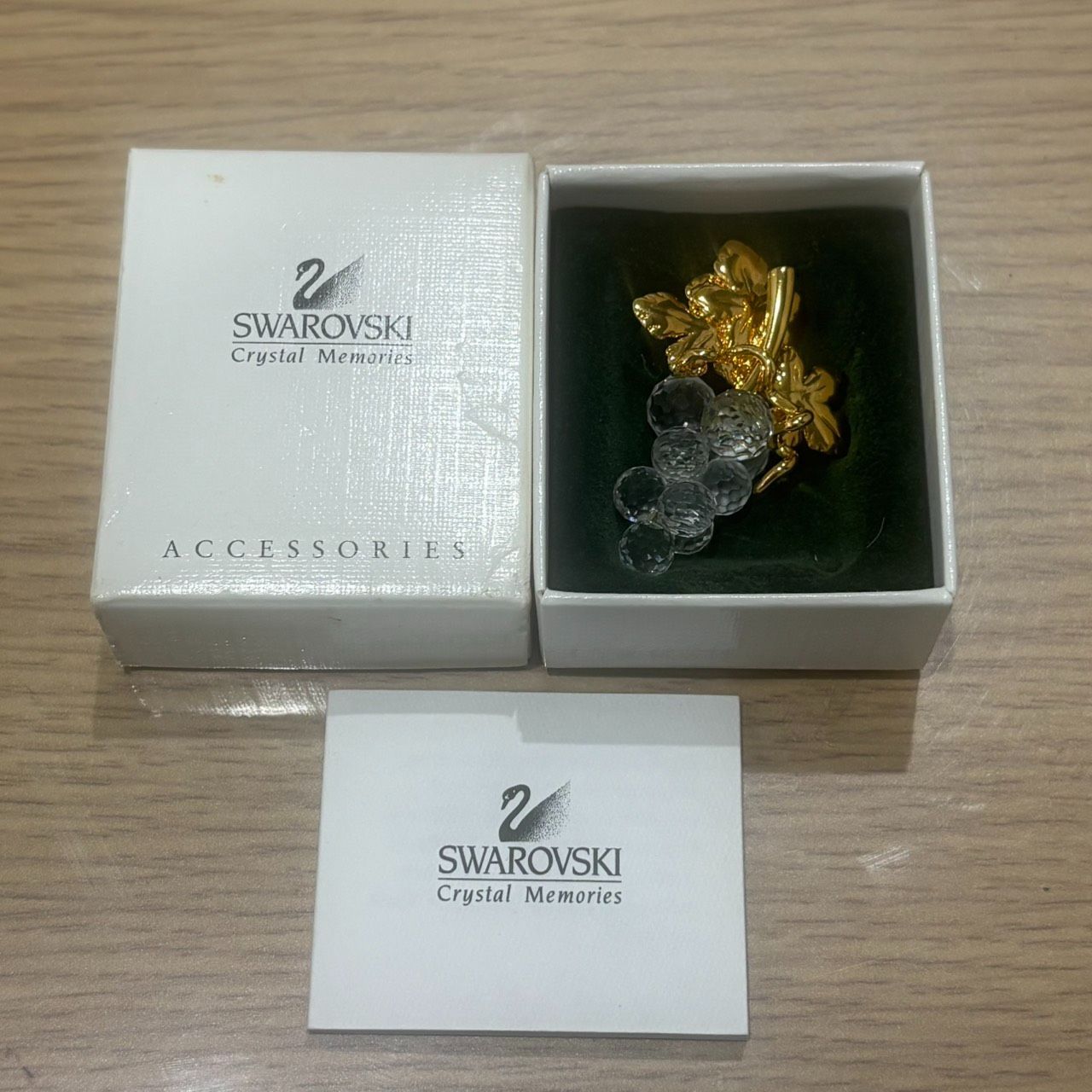 スワロフスキー SWAROVSKI ゴールド ブドウモチーフブローチ 葡萄 箱