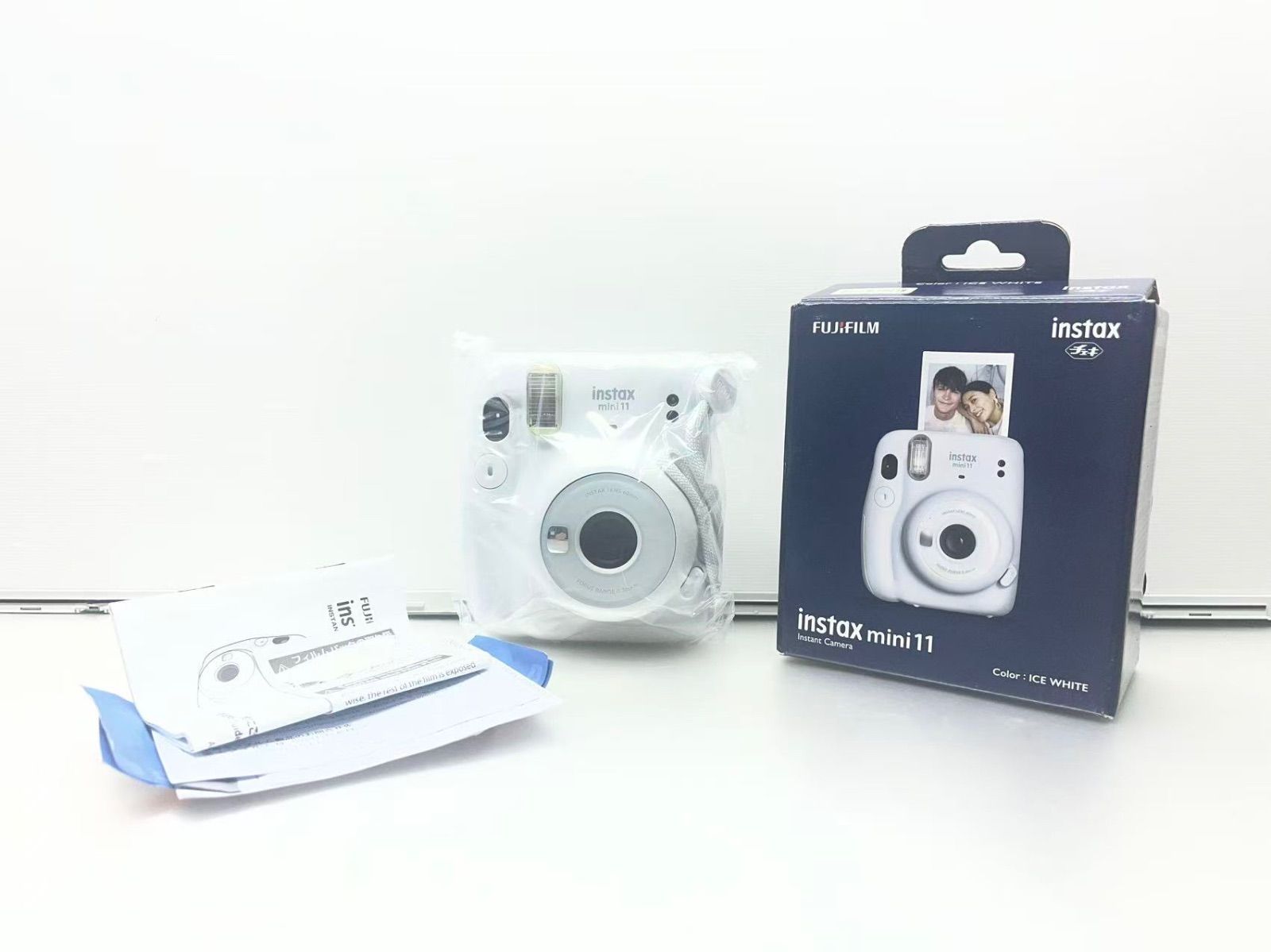（新品未使用）FUJIFILM instax mini 11 本体 アイスホワイト