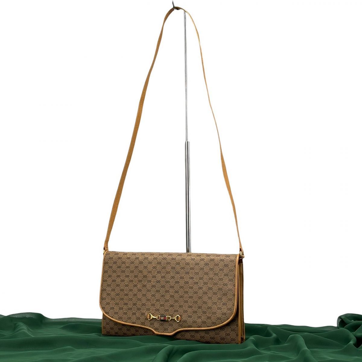 物語を連れて歩く】 GUCCI ショルダーバッグ マイクロGG ホースビット
