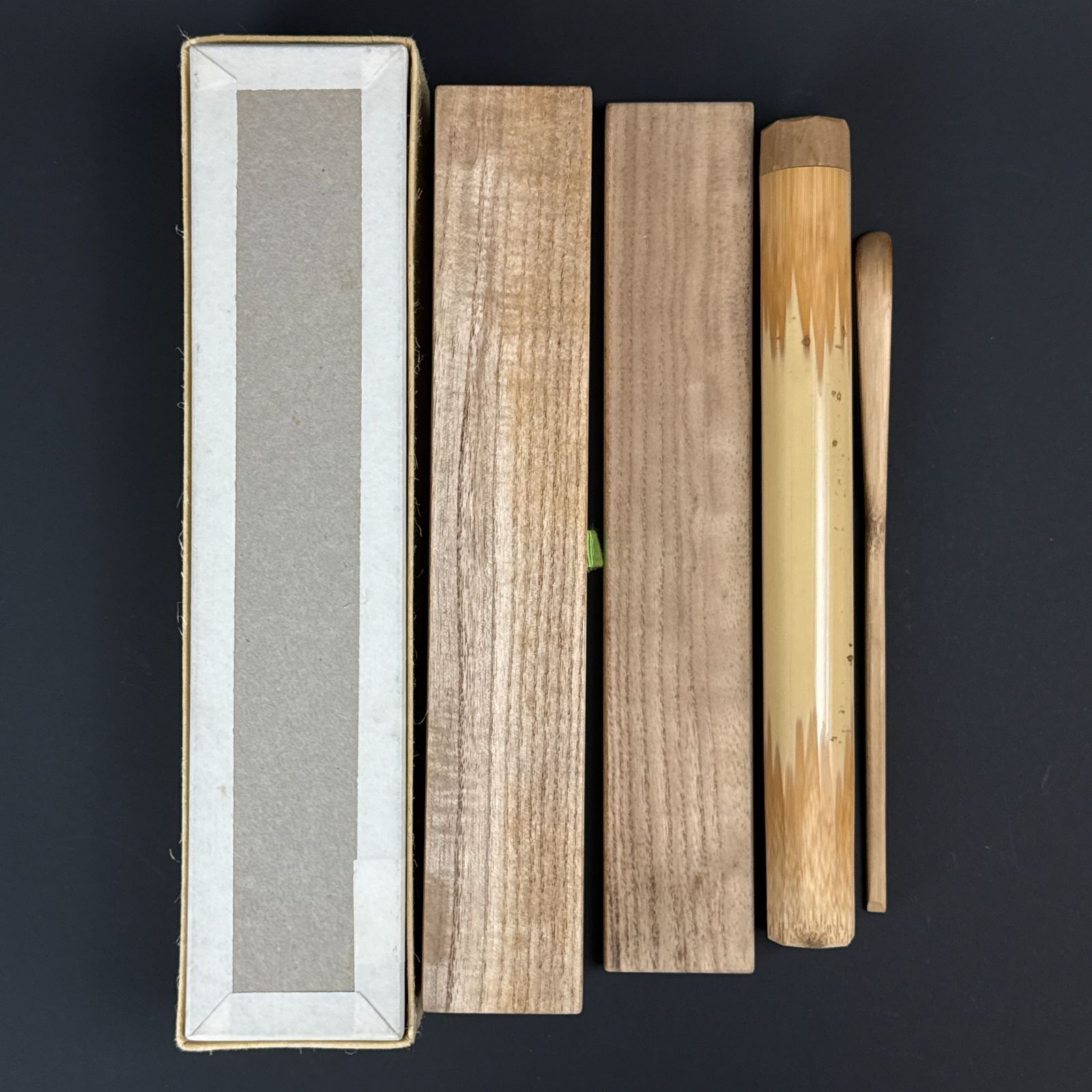 送料込【逢絢亭】茶道具 茶杓 シミ竹 銘「野分」大徳寺 細合喝堂書付 淡完作 美品 茶杓 細合喝堂 真作保証 臨済宗 大徳寺塔頭 龍源院 「銘：紅葉狩