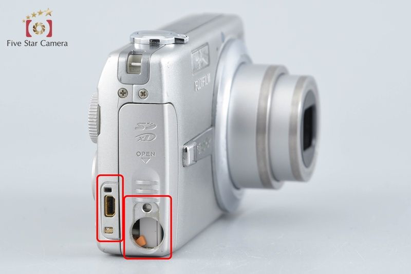 カメラ 【】FUJIFILM 富士フイルム FINEPIX F480 シルバー コンパクト
