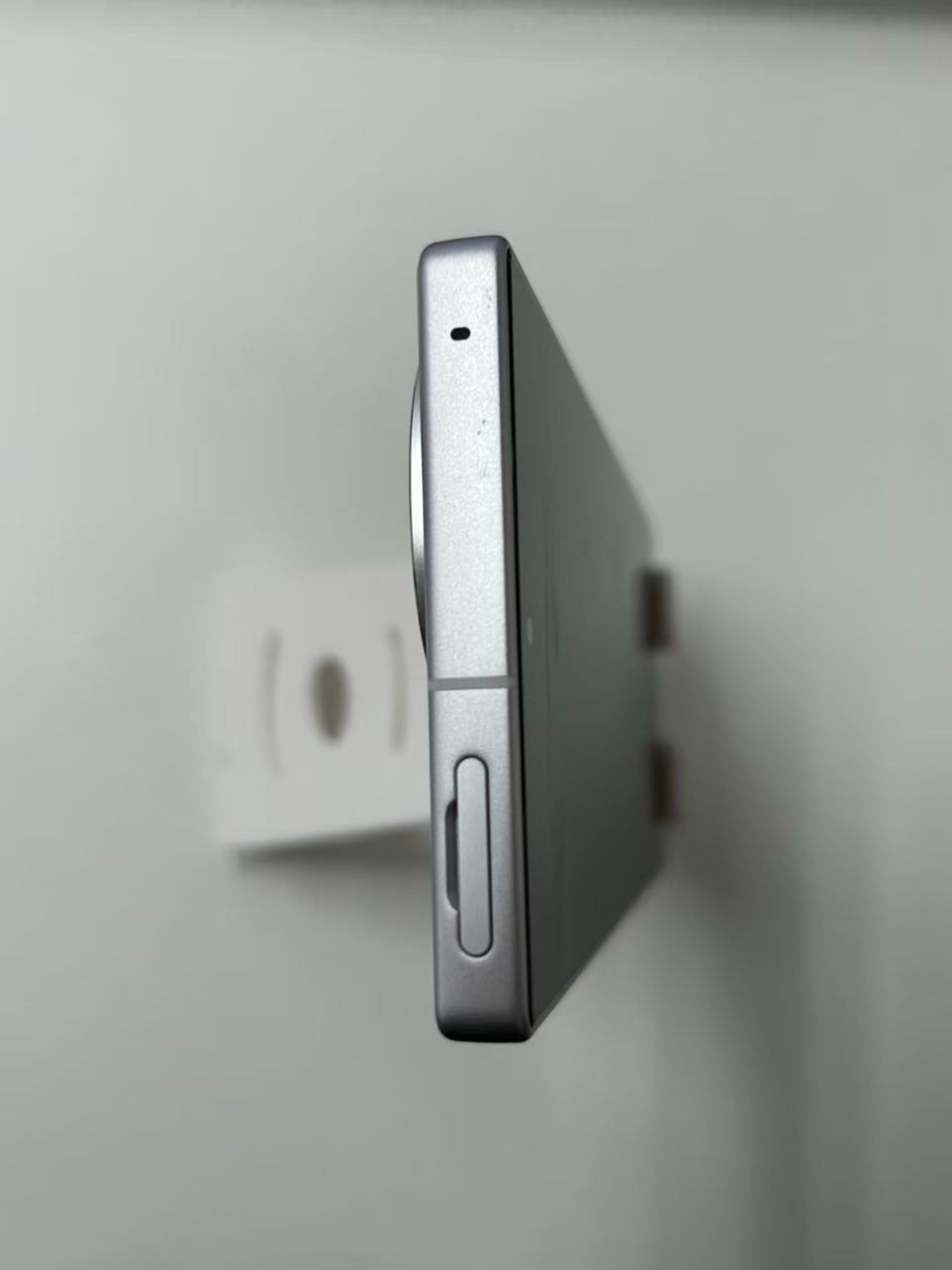 ジャンク】AQUOS R9 ホワイト 充電不良 - メルカリ