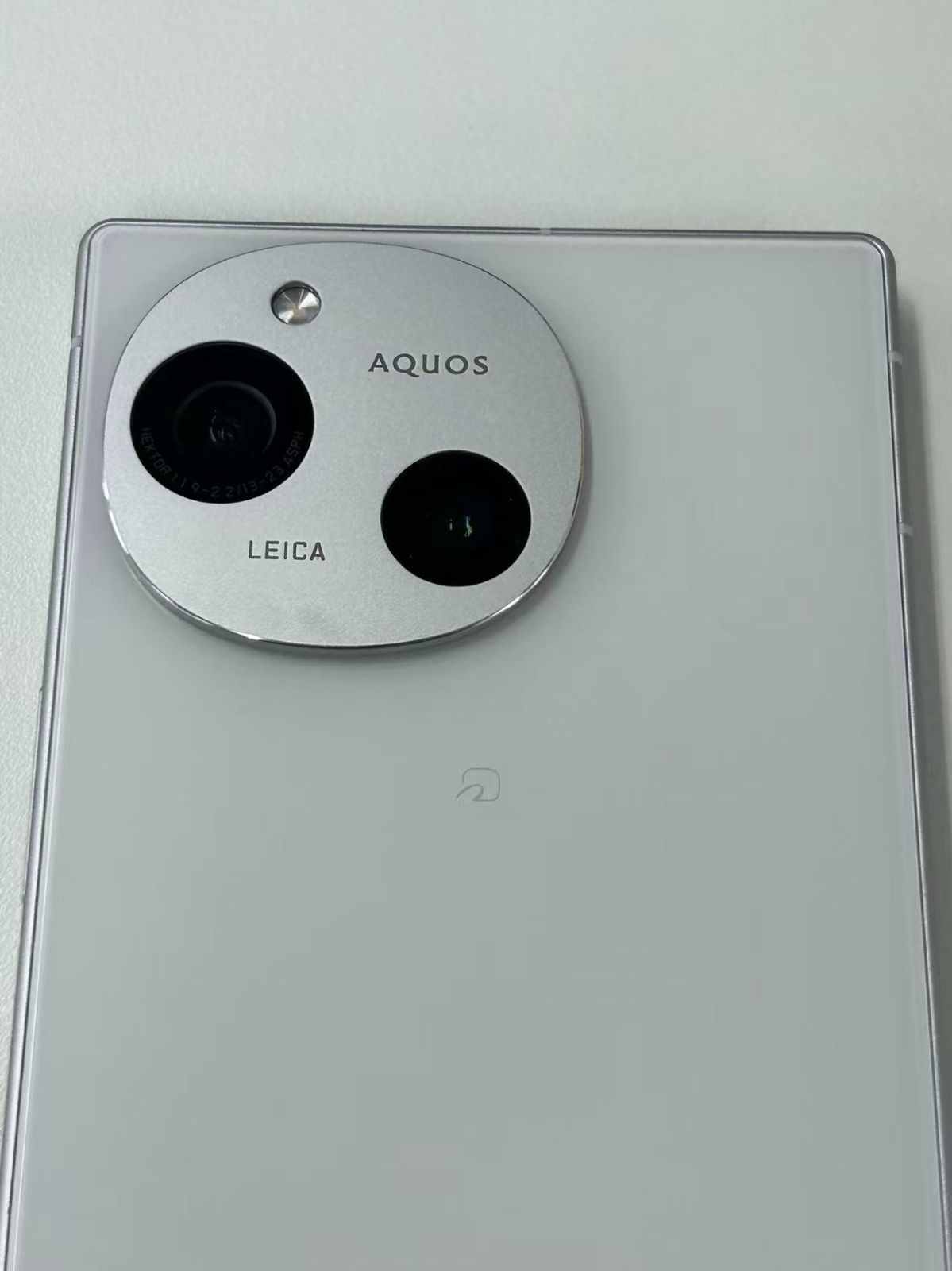 ジャンク】AQUOS R9 ホワイト 充電不良 - メルカリ