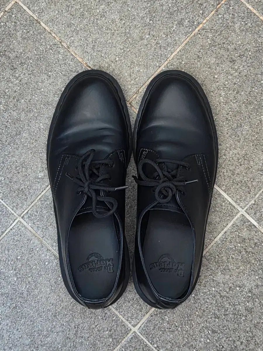 260 UK7 DR. MARTENS ドクターマーチン 1461 モノ スムース ブラック