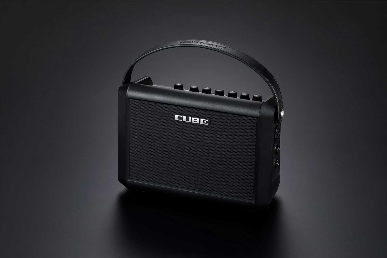 新品 Roland CUBE Street MINI あらゆるミュージシャンに最適な、オールイン・ワンのポータブル・アンプ