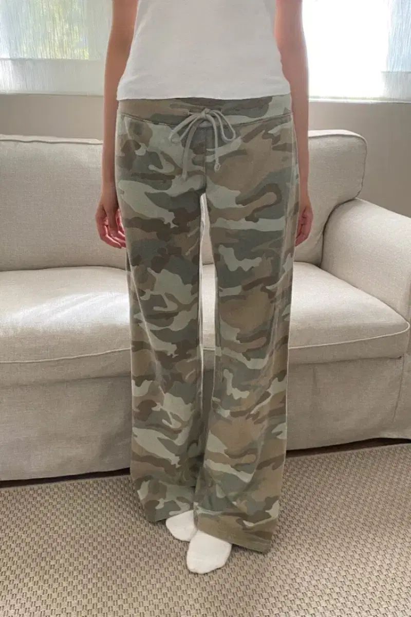 ブランディー メルビル ヒール リカモパンツ Brandy Melville HilaryCamo
