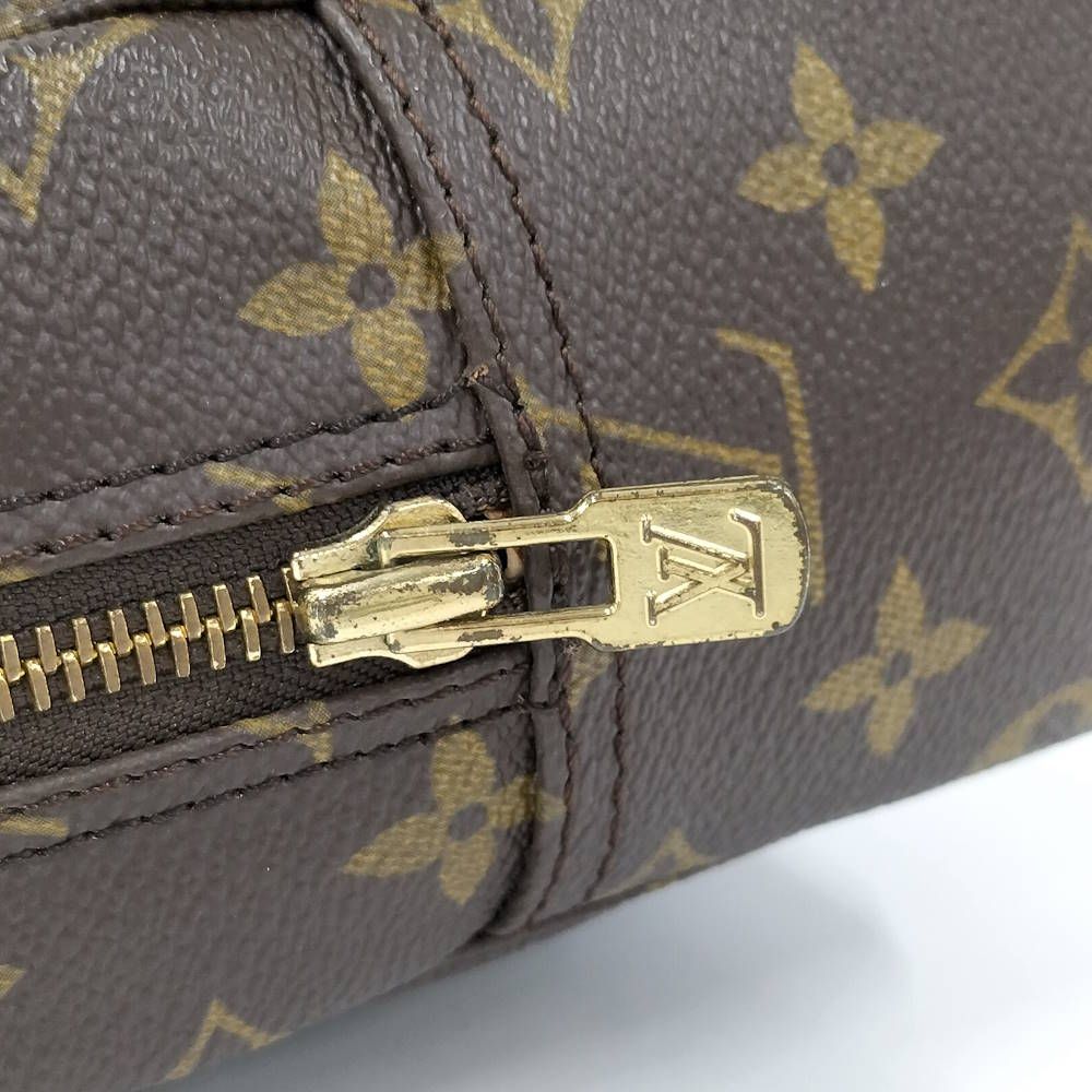 LOUIS VUITTON トゥルース トワレット28 ポーチ モノグラム M47522