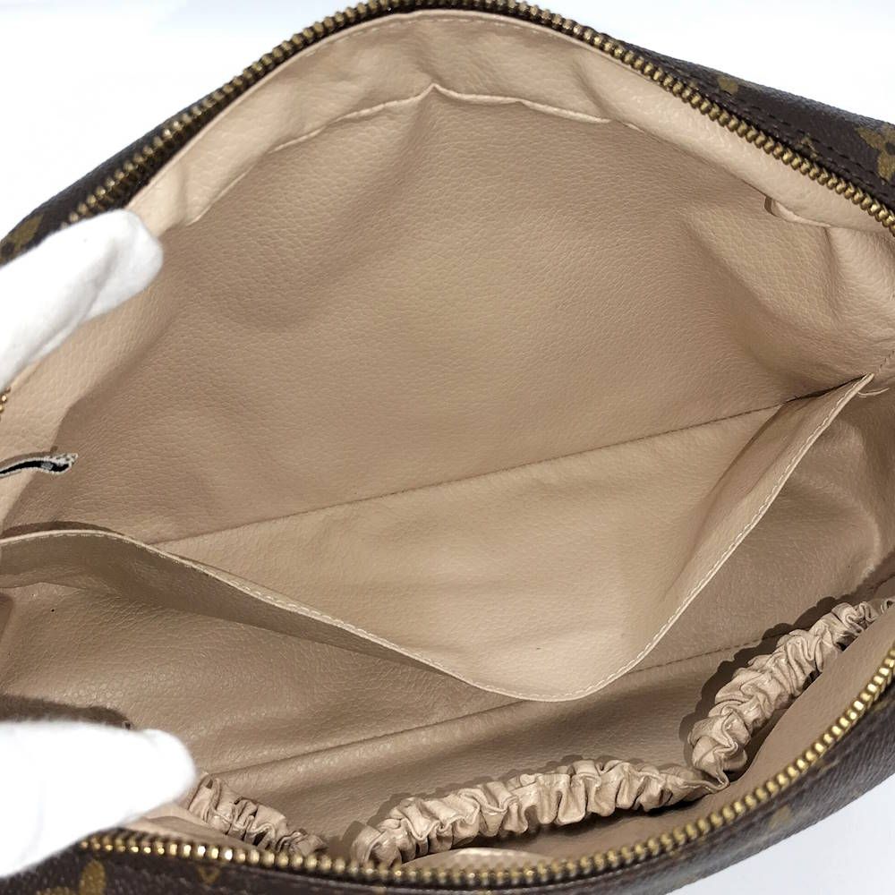 LOUIS VUITTON トゥルース トワレット28 ポーチ モノグラム M47522