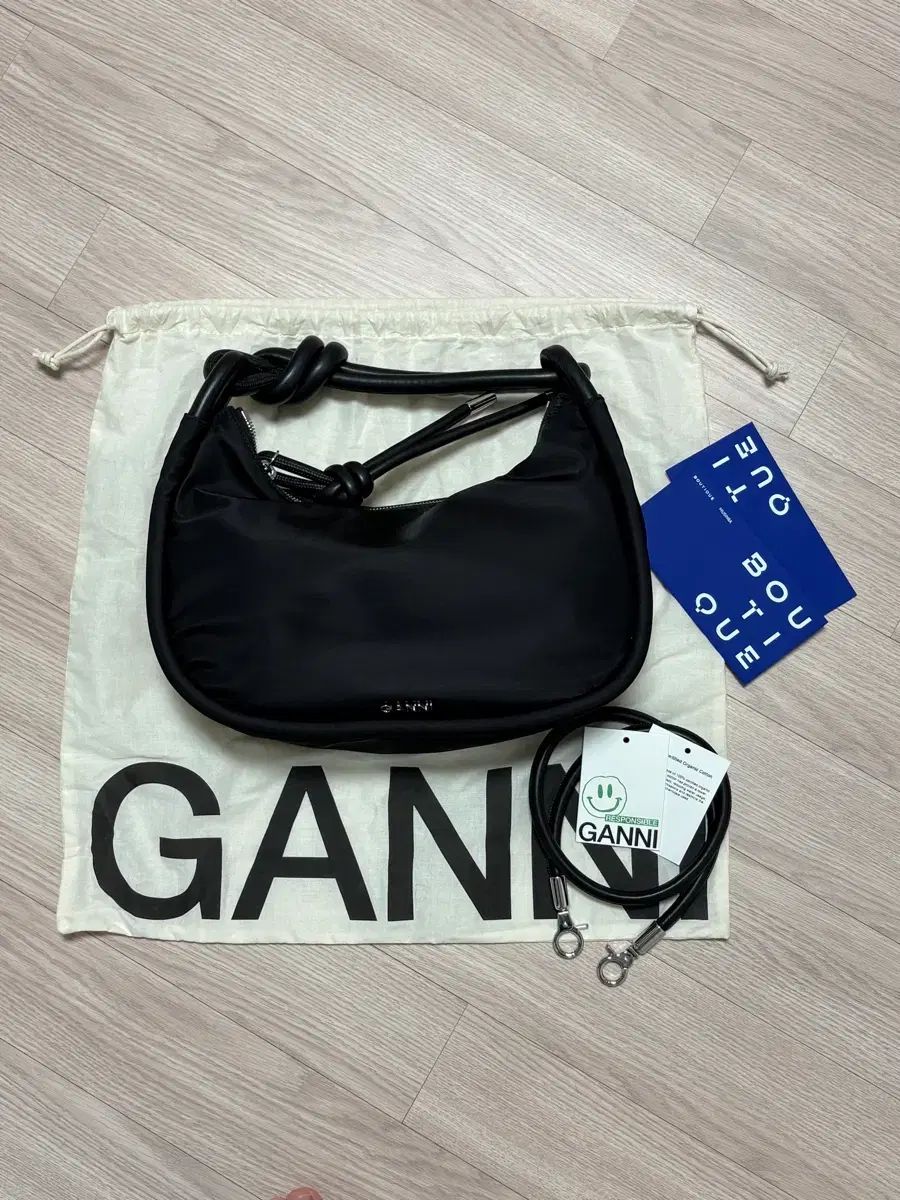 GANNI ノート バゲット トートバッグ - ブラック / A4479099
