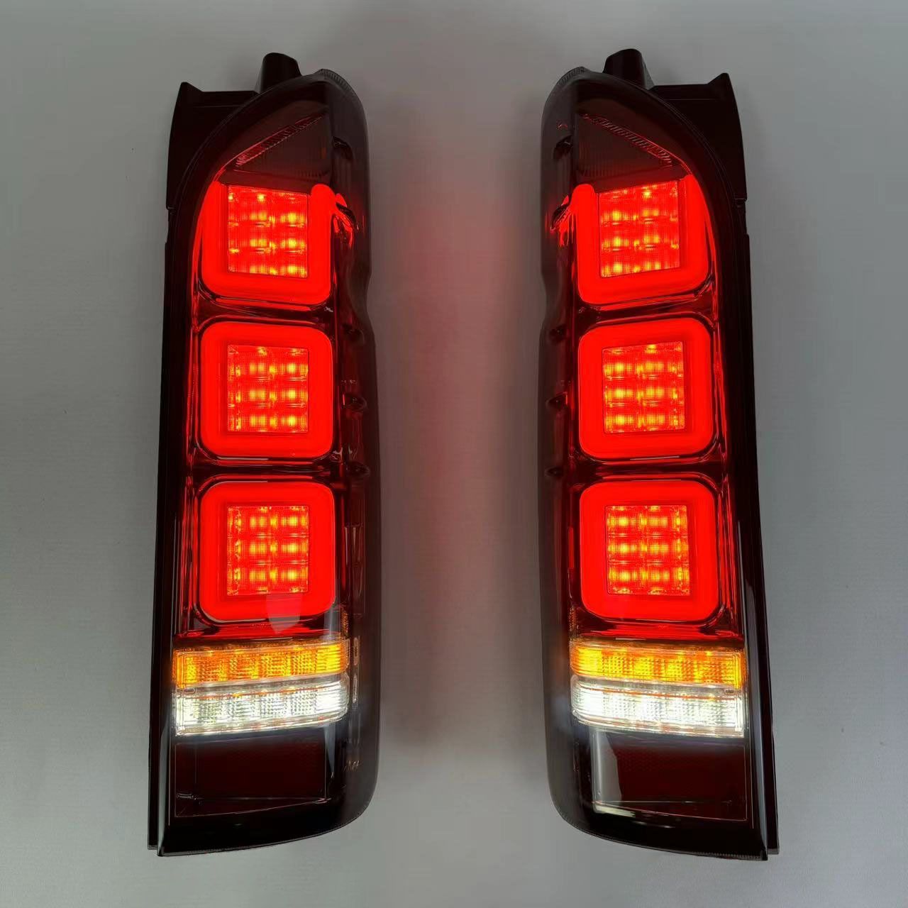 トヨタ Toyota ハイエース HIACE 200系 2005-2018対応 LEDテールランプ 