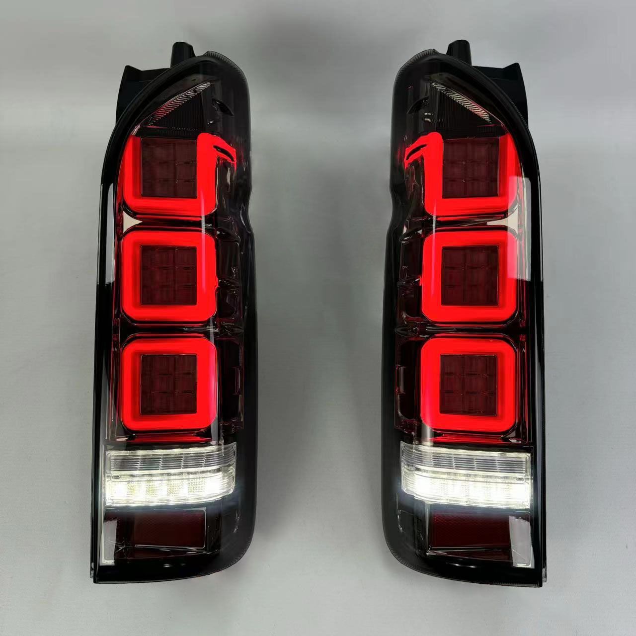 トヨタ Toyota ハイエース HIACE 200系 2005-2018対応 LEDテールランプ 