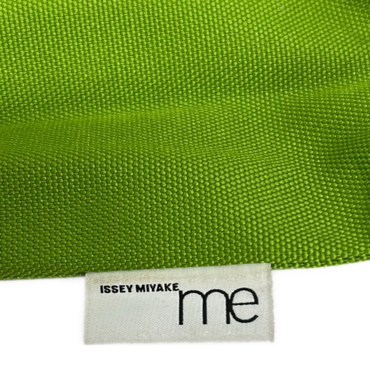 me ISSEY MIYAKE(ミー/イッセイミヤケ) トートバッグ - グリーン