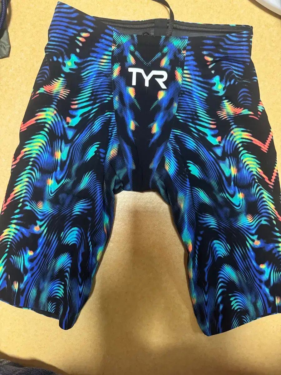 TYR 水着 試合用