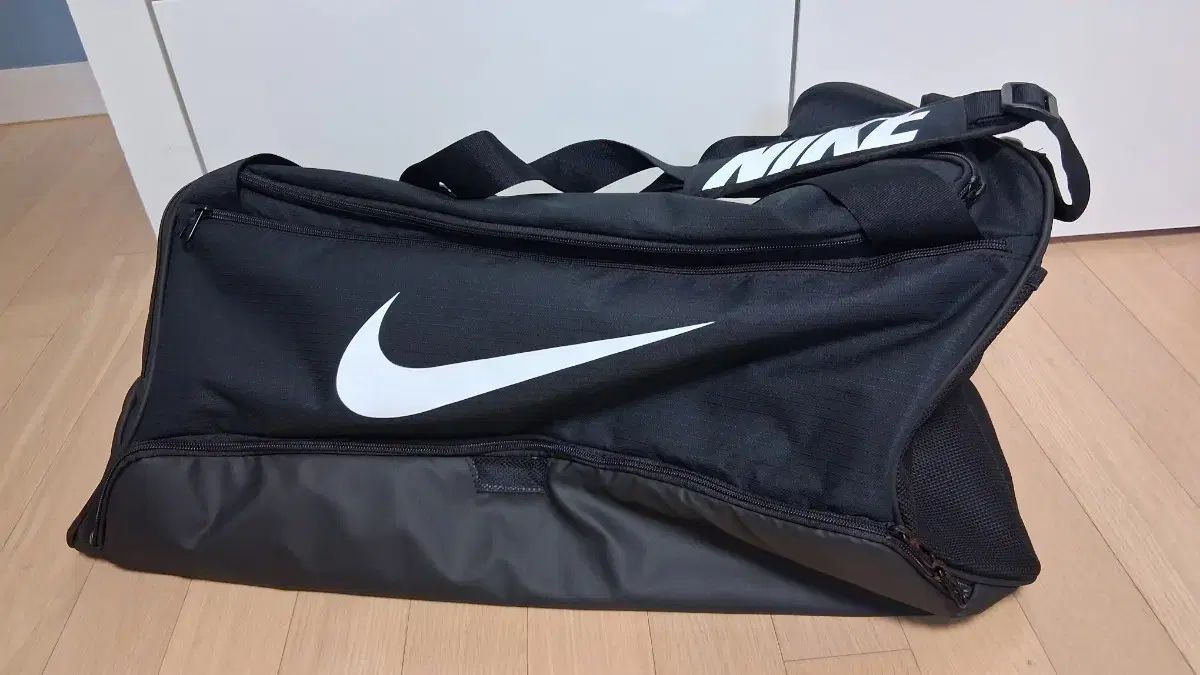 ナイキ ボストンバッグ 新品 出品