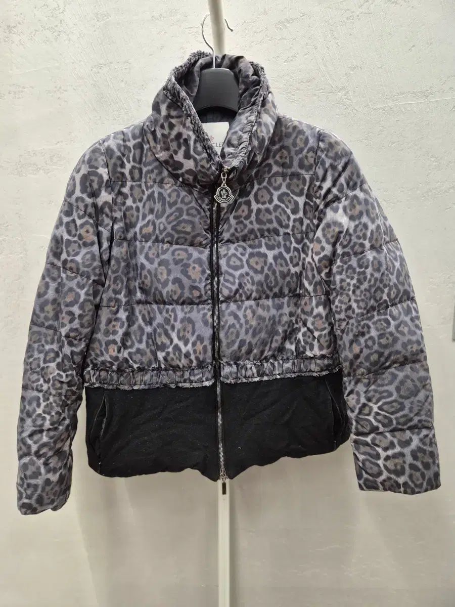 MONCLER モンクレール アルジャンティ ヒョウ柄 レオパード ダウン