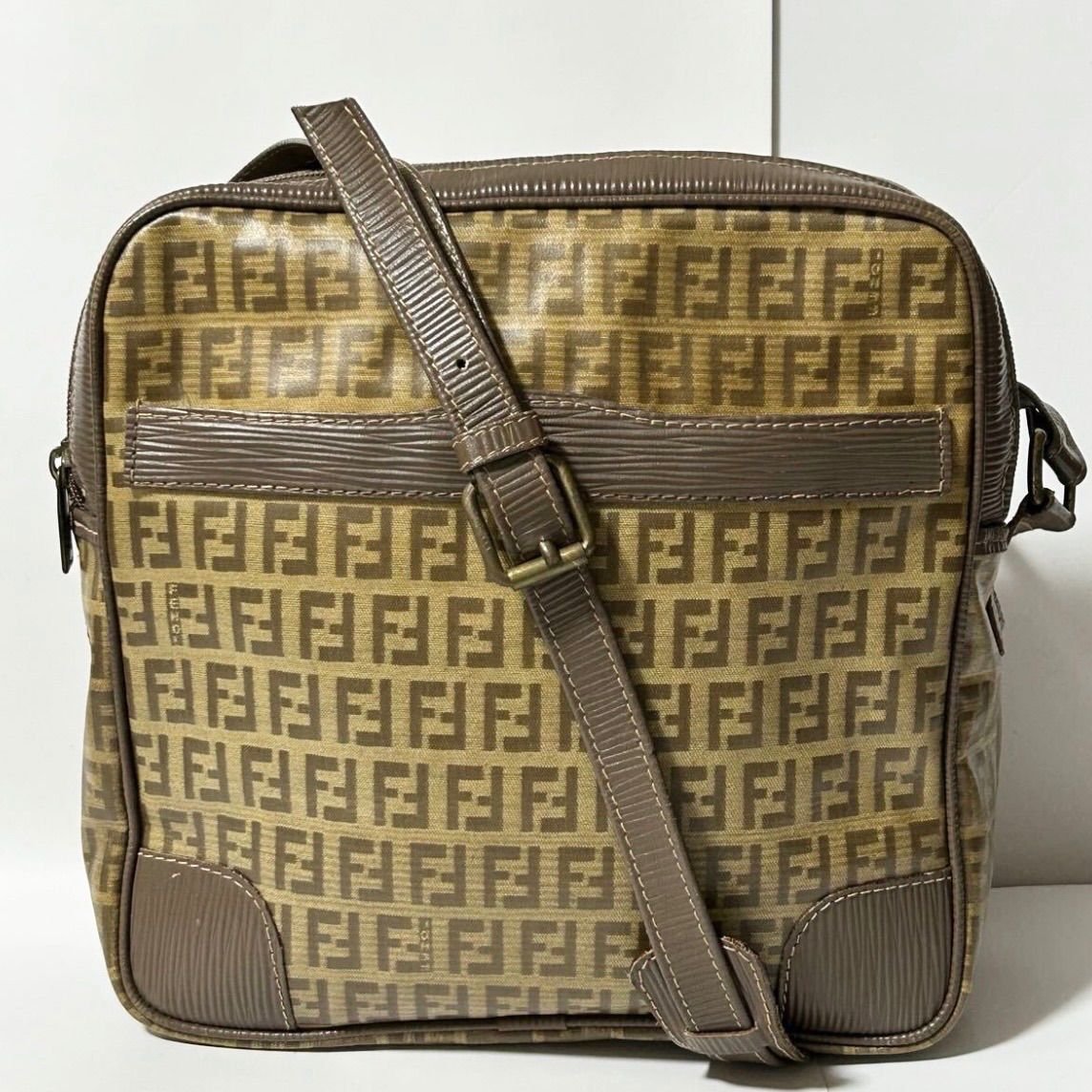 FENDI ズッカ柄 PVC コーティングキャンバス ショルダーバッグ