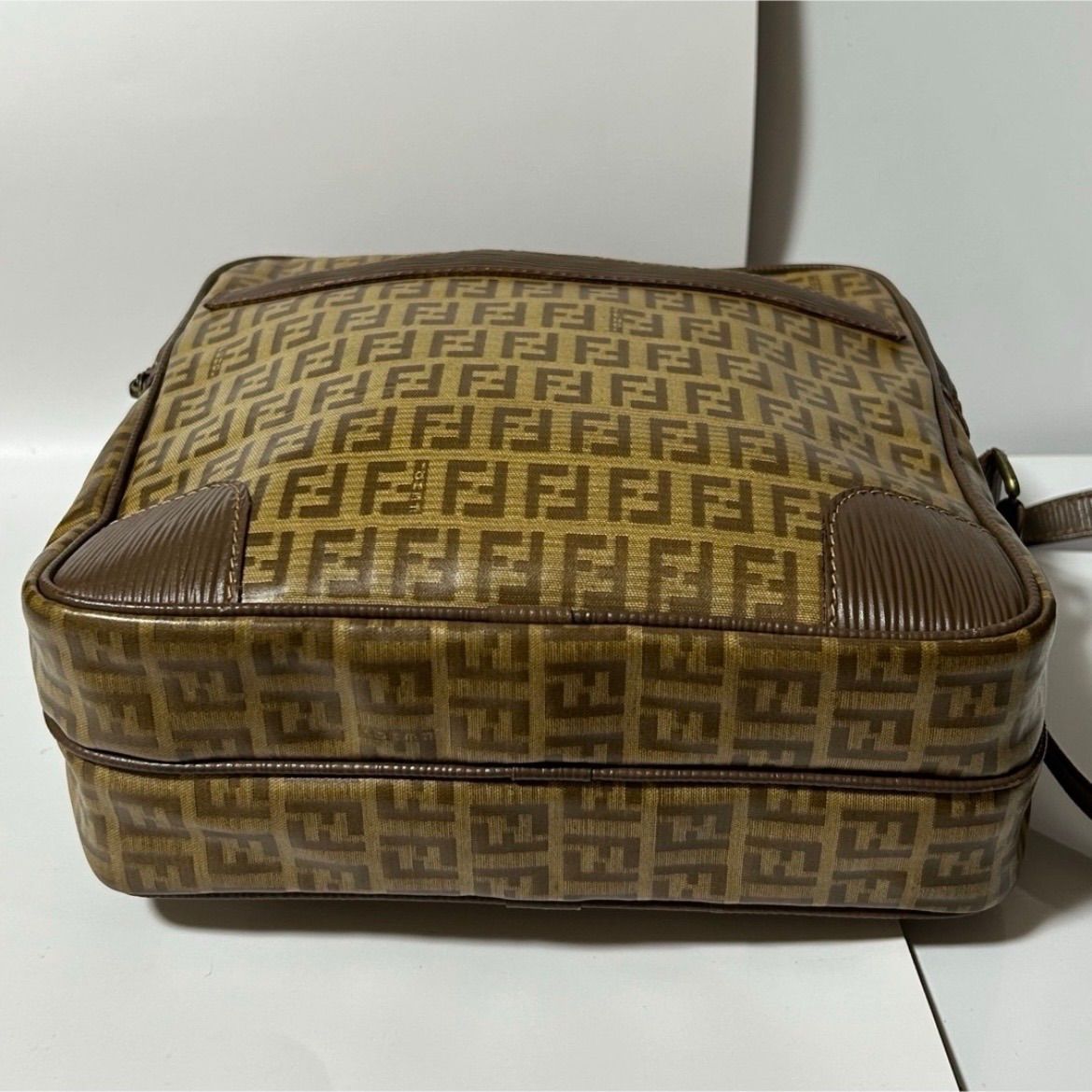 FENDI ズッカ柄 PVC コーティングキャンバス ショルダーバッグ