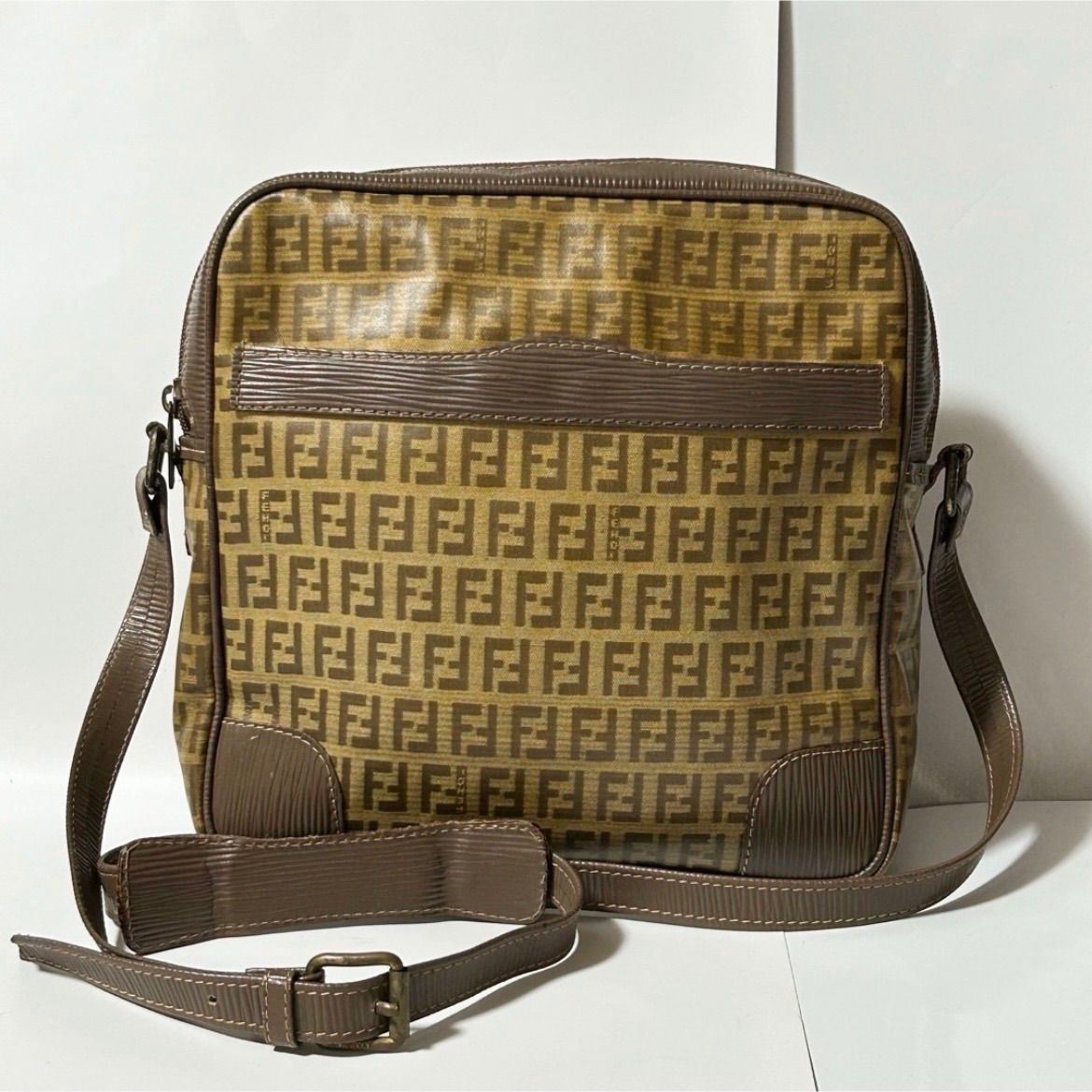 FENDI ズッカ柄 PVC コーティングキャンバス ショルダーバッグ