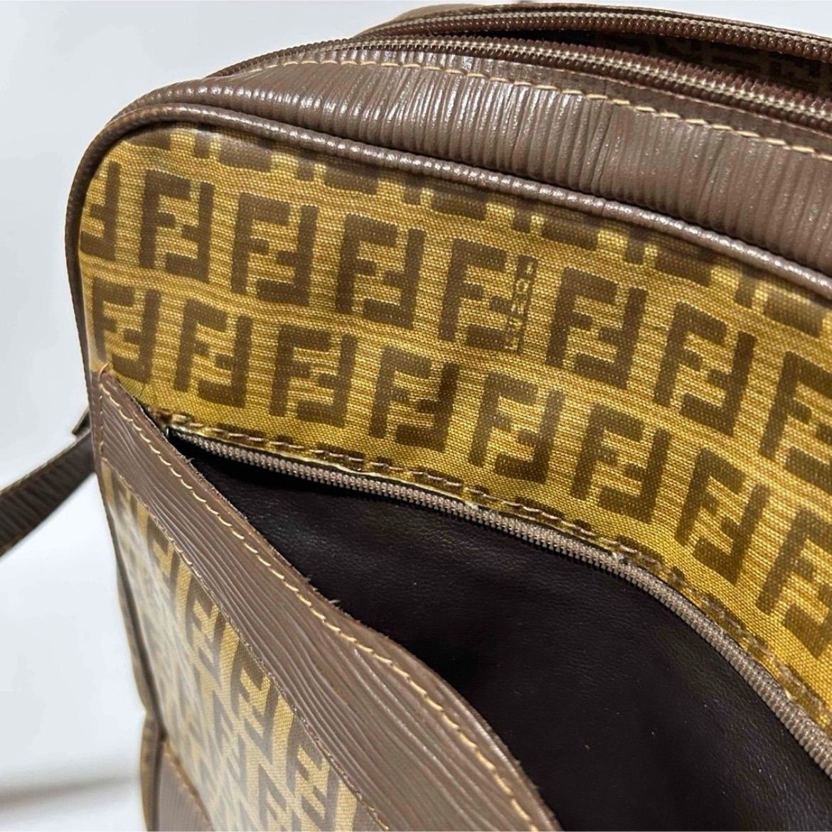FENDI ズッカ柄 PVC コーティングキャンバス ショルダーバッグ