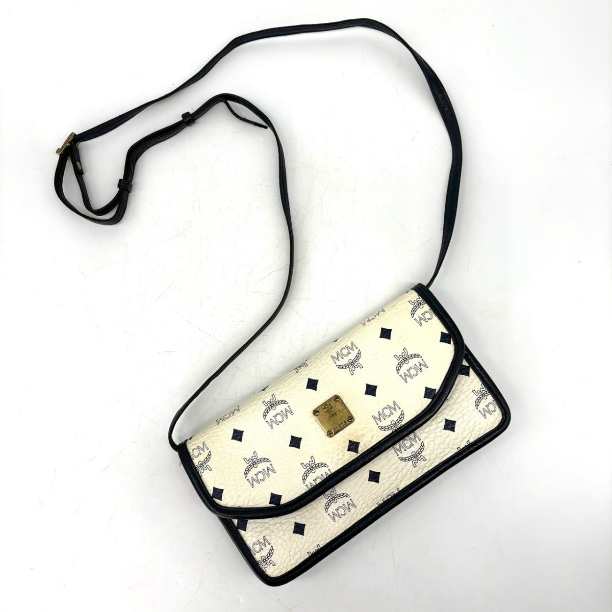 【白に宿る反骨】　MCM　ショルダーバッグ 2WAY クラッチバッグ ヴィセトス PVC クロスボディ 地雷系 ヴィンテージ　ホワイト