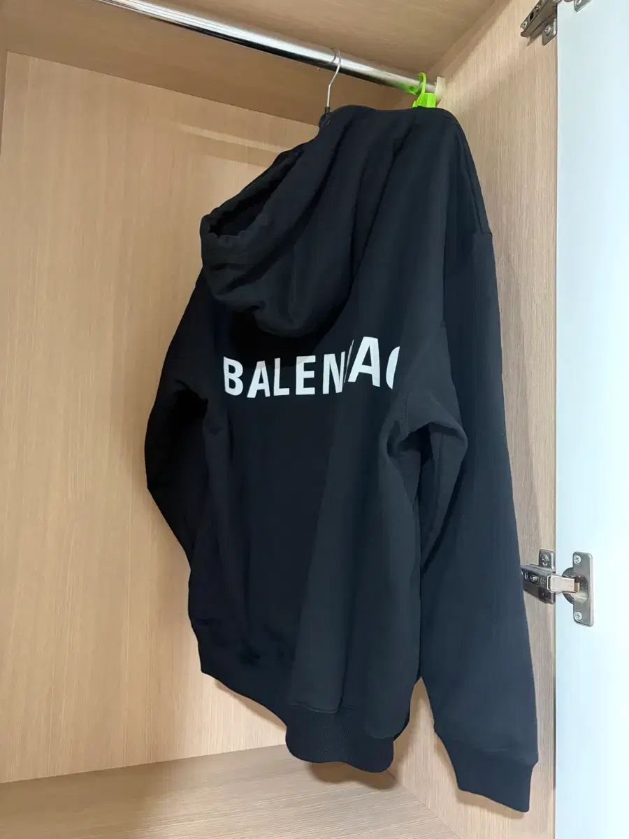 XS) バレンシアガ バックロゴ フード付きTシャツ 48,823円