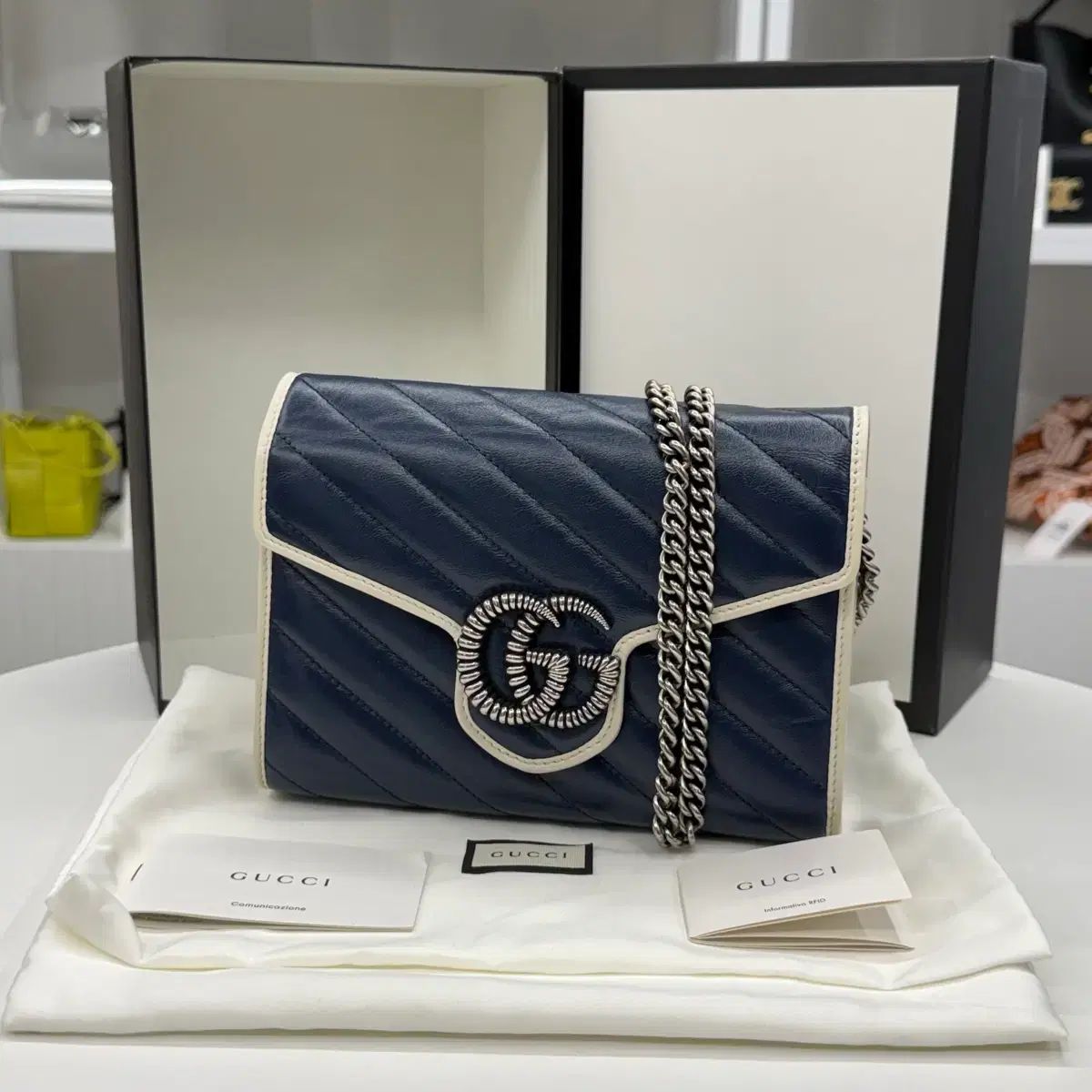 ミニ GUCCI グッチ GG マーモント チェーン クロスバック
