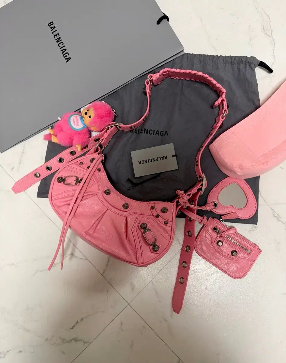 ほぼ新品) 正規品 バレンシアガ ルカゴール xs ピンク