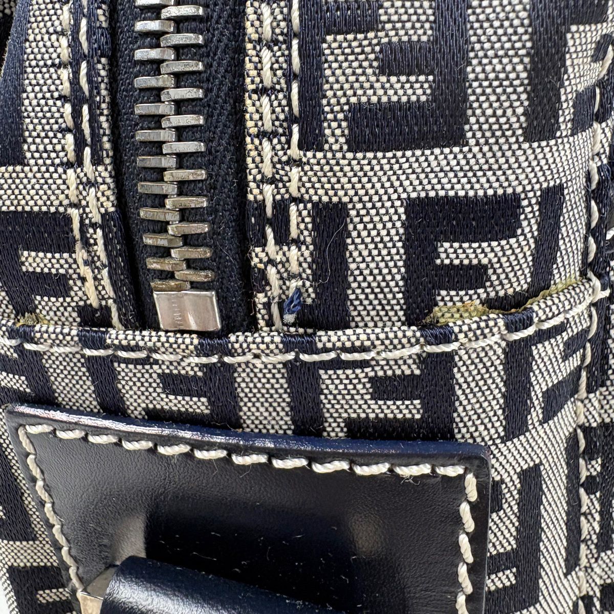フェンディ FENDI ズッキーノ柄 ショルダーバッグ キャンバス ネイビー