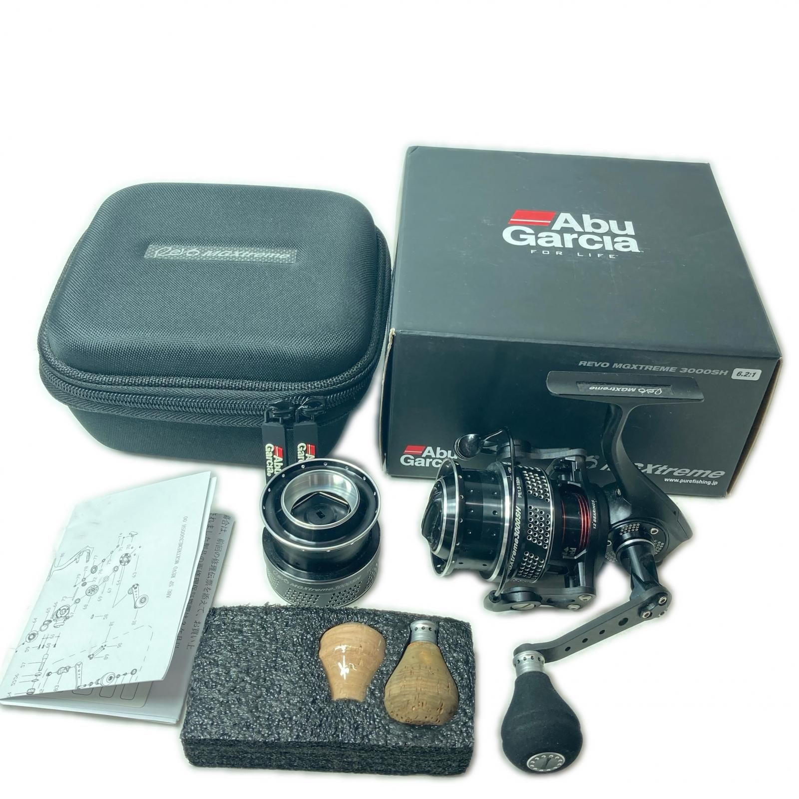 Abu Garcia アブガルシア スピニングリール レボ MGエクストリーム 3000SH 箱・スプール・ノブ付