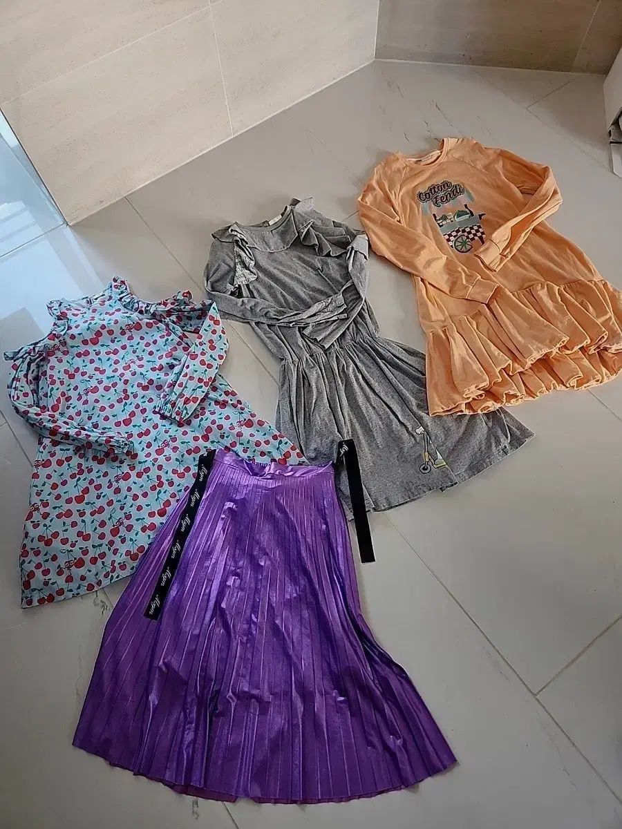 キッズ ブランド服 4点 まとめ売り (FENDI フェンディキッズ あんさんぶるスターズ！！(あんスタ) キッズ)