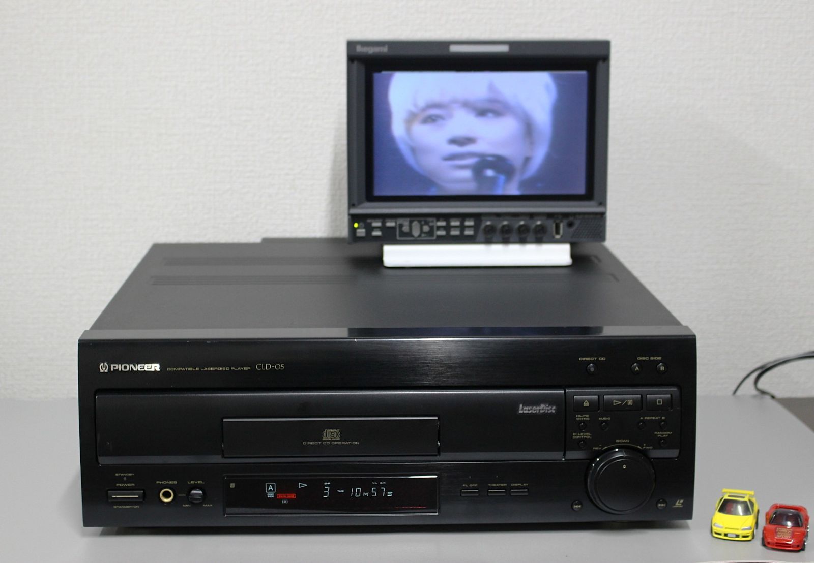 PIONNER CD/LDコンパチブルレーザーディスクプレーヤー CLD-05