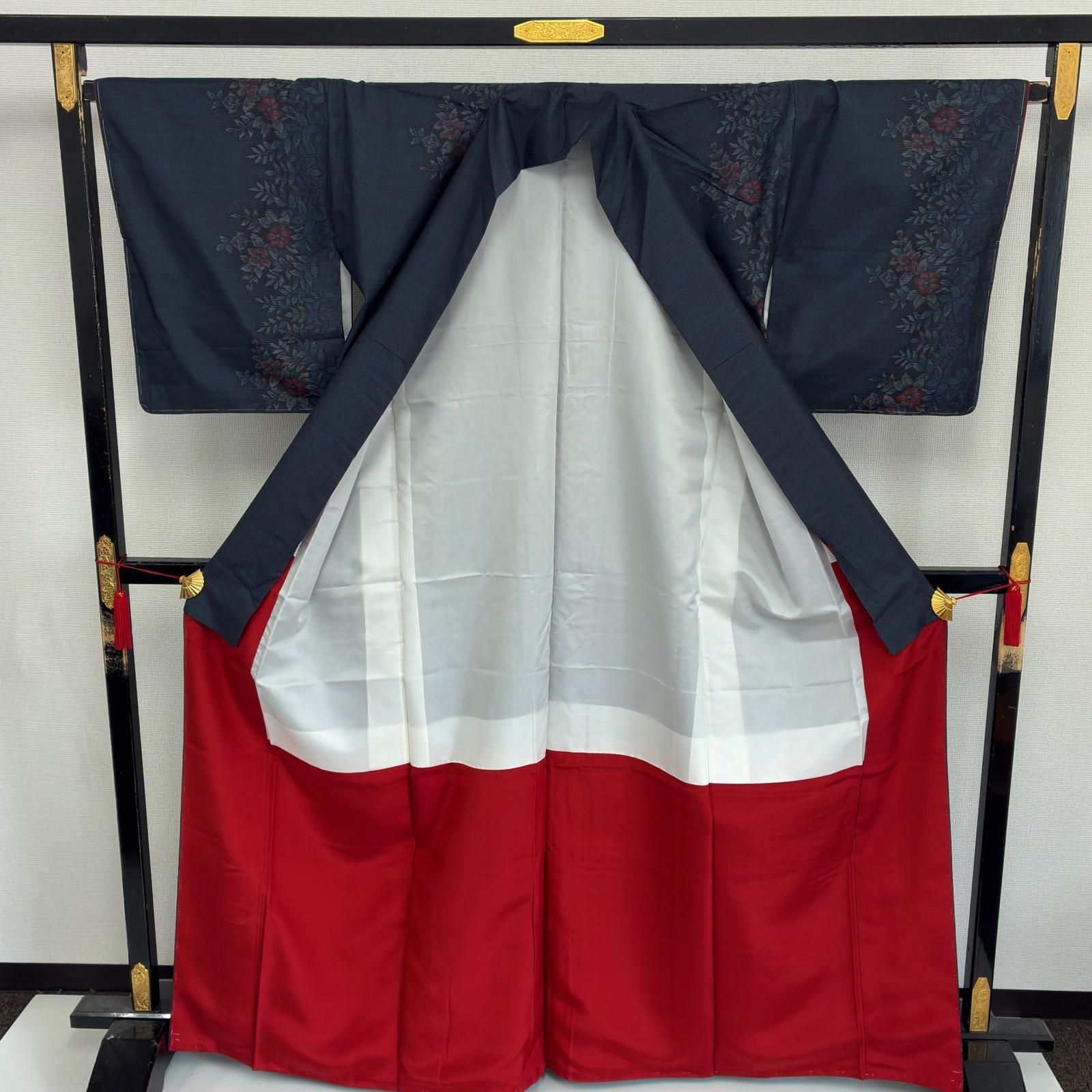 ア*オ様 夏大島紬 夏着物 本場大島紬 横双 藍泥 正絹 AK-8417 本場大島紬 正絹 泥藍染め 横双 やまとお誂え 素敵な花草絣 袷 着物 a