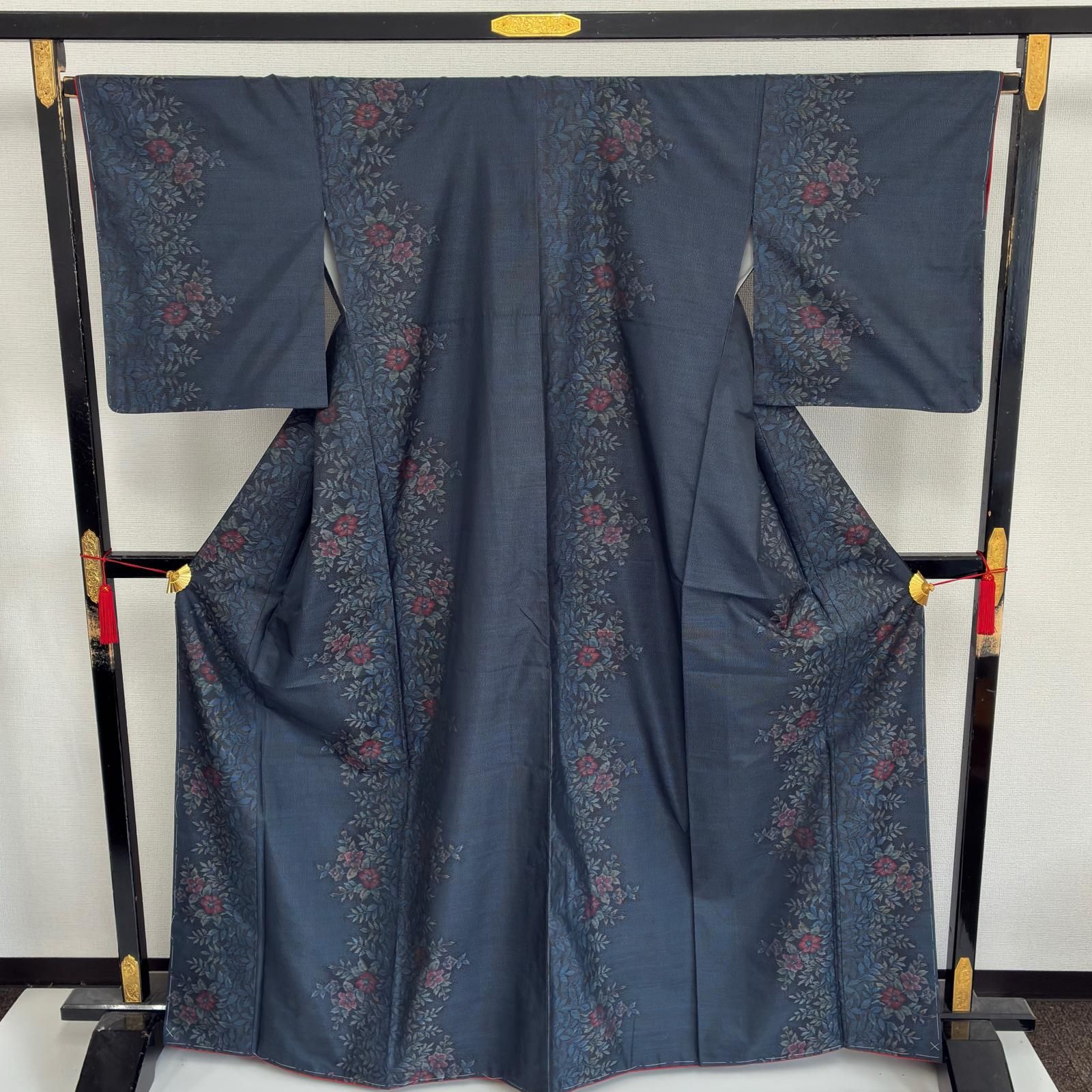 本場大島紬 正絹 泥藍染め 横双 やまとお誂え 素敵な花草絣 袷 着物 a