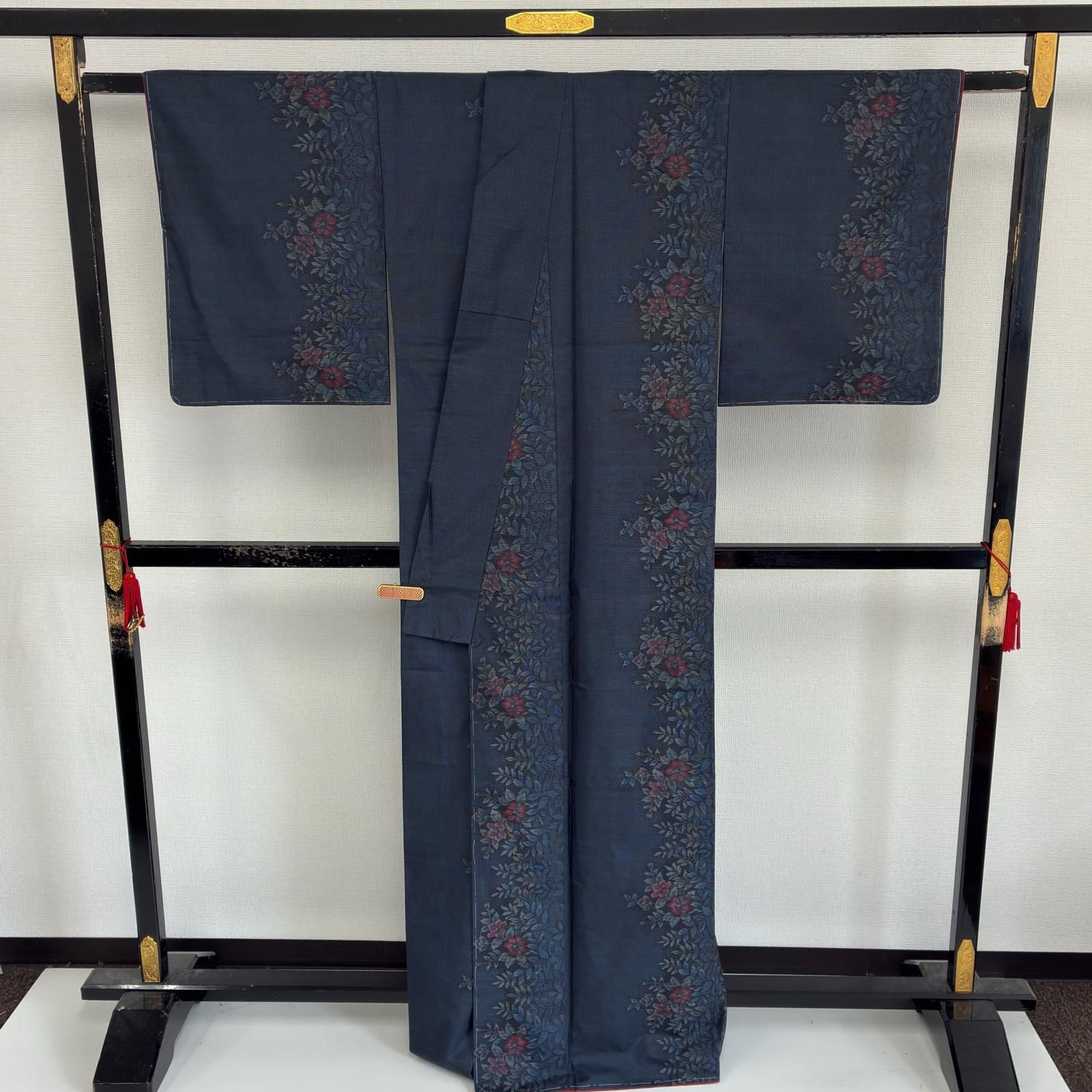 本場大島紬 正絹 泥藍染め 横双 やまとお誂え 素敵な花草絣 袷 着物 a