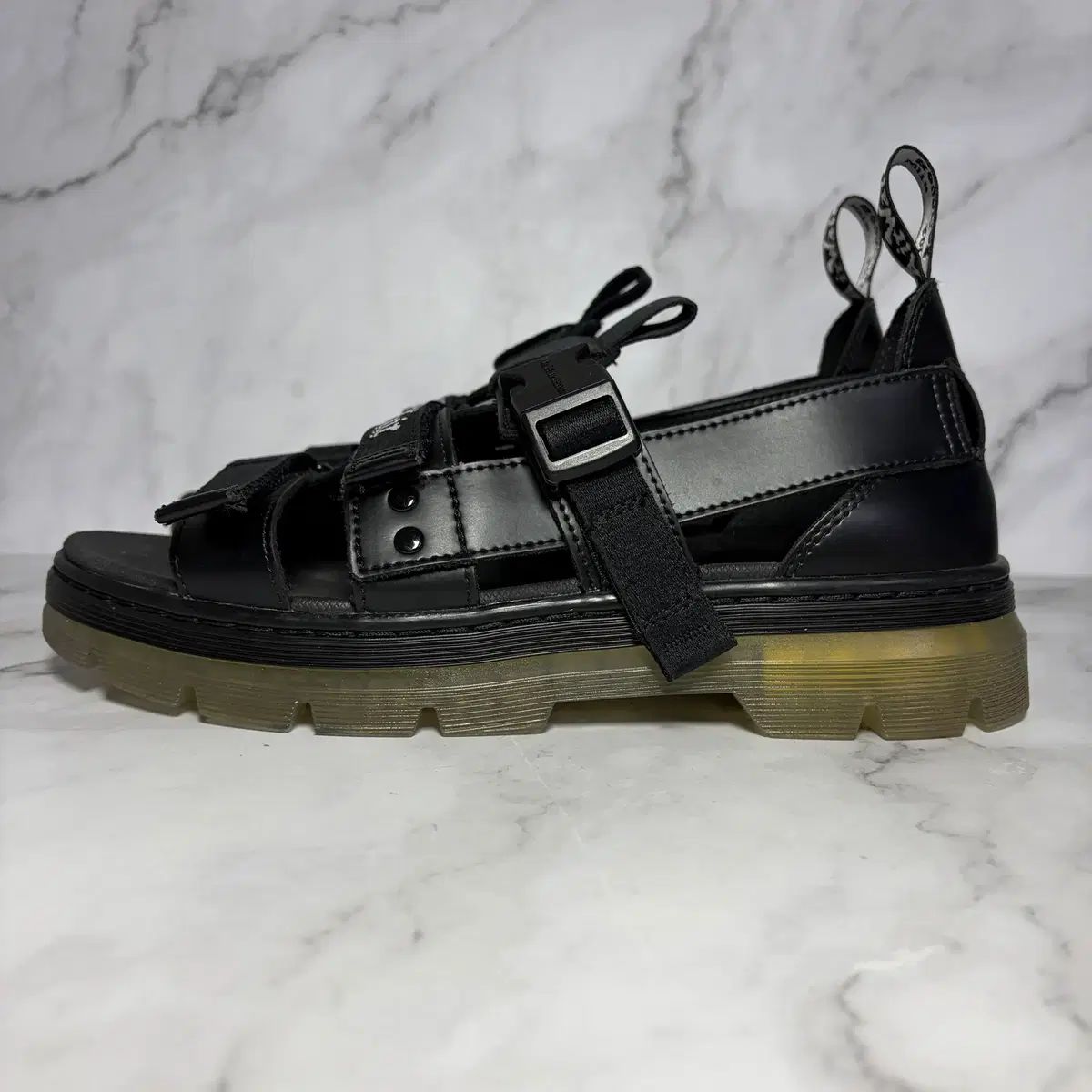 UK9 DR. MARTENS ドクターマーチン ピアソン サンダル 7,055円