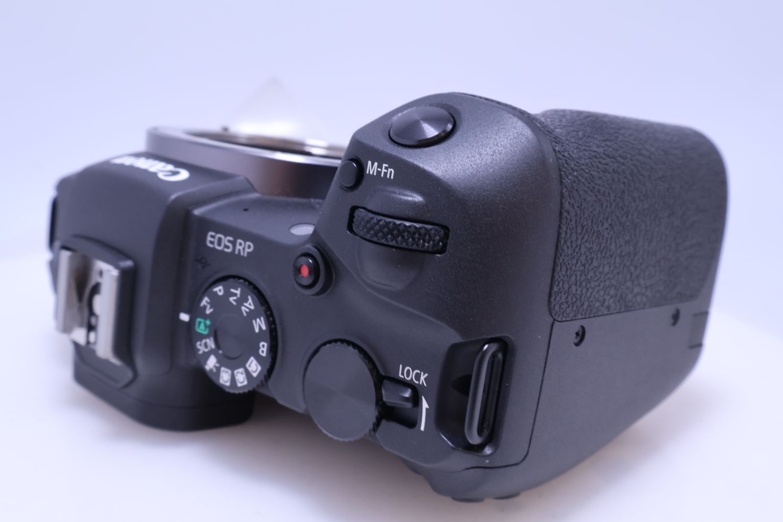 1,000回以下 ほぼ新品】Canon EOS RP ボディ ブラック ミラーレス一眼 