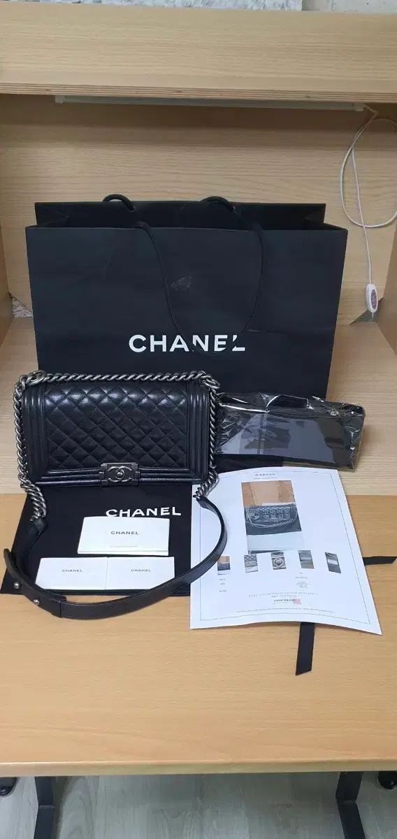 シャネル ボーイシャネル ミディアム キャビア シルバー金具 クロスバッグ/ショルダーバッグ 正規品 S級 (鑑定書O)