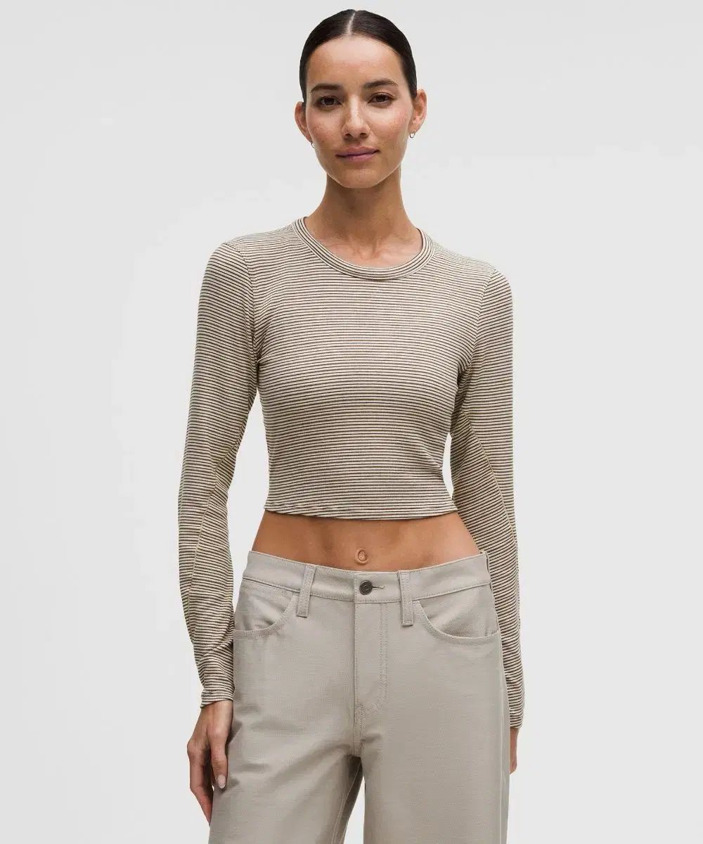 lululemon ホールドタイト ストレートヘム クロップド ロングスリーブ シャツ