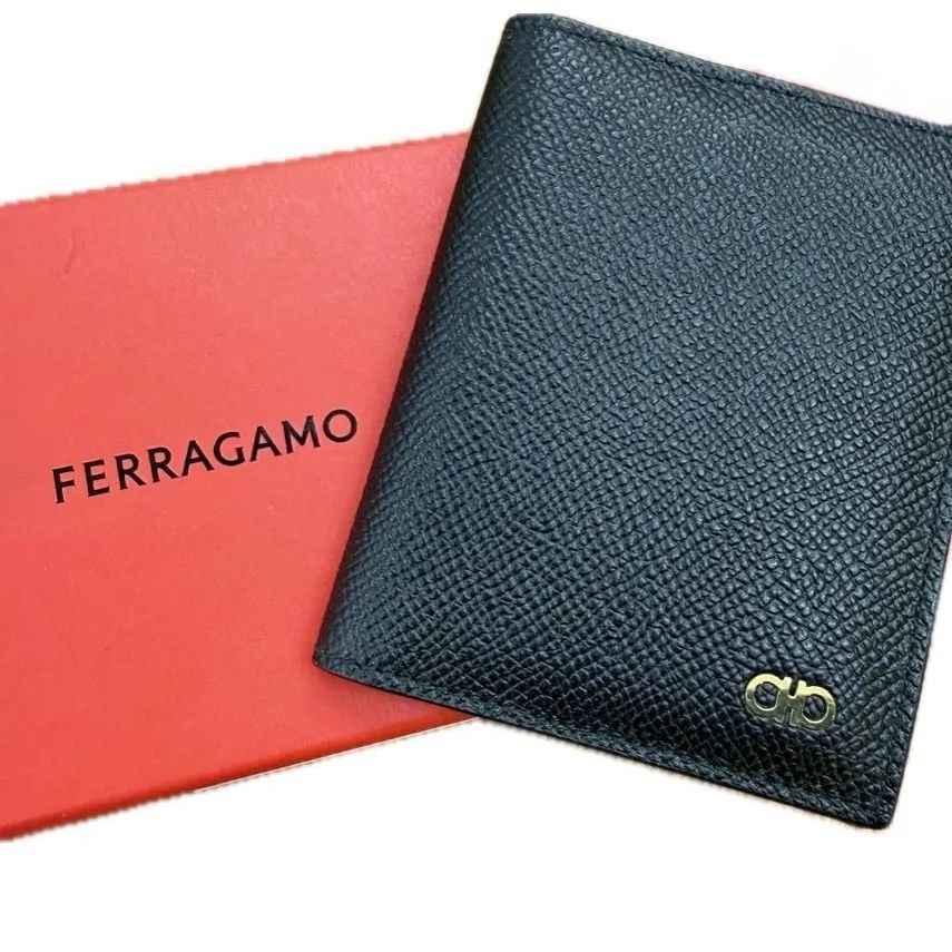 新品✨Ferragamo カードケース