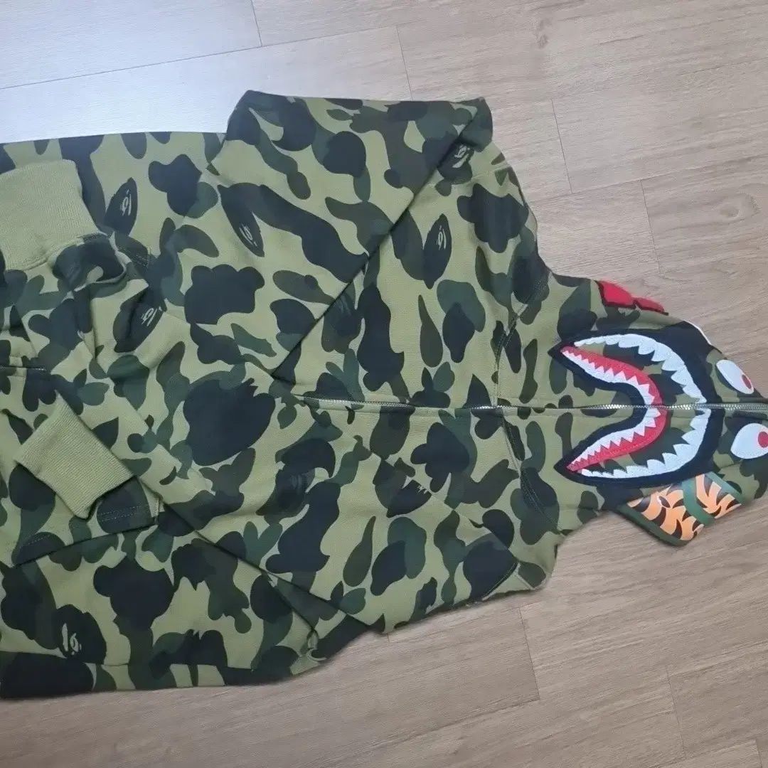 アベイシングエイプ 迷彩柄 L 出品