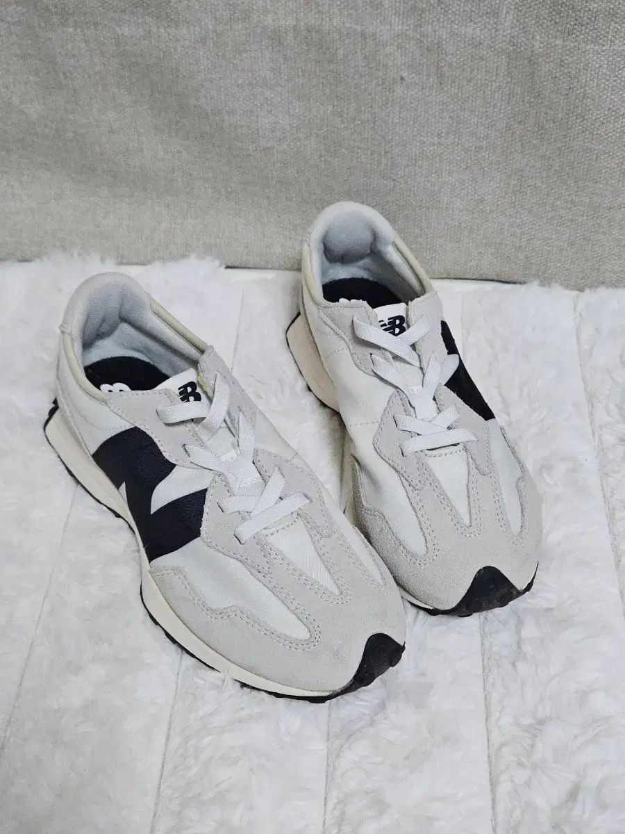 New Balance スニーカー キッズ 220 (成人225 オススメ)