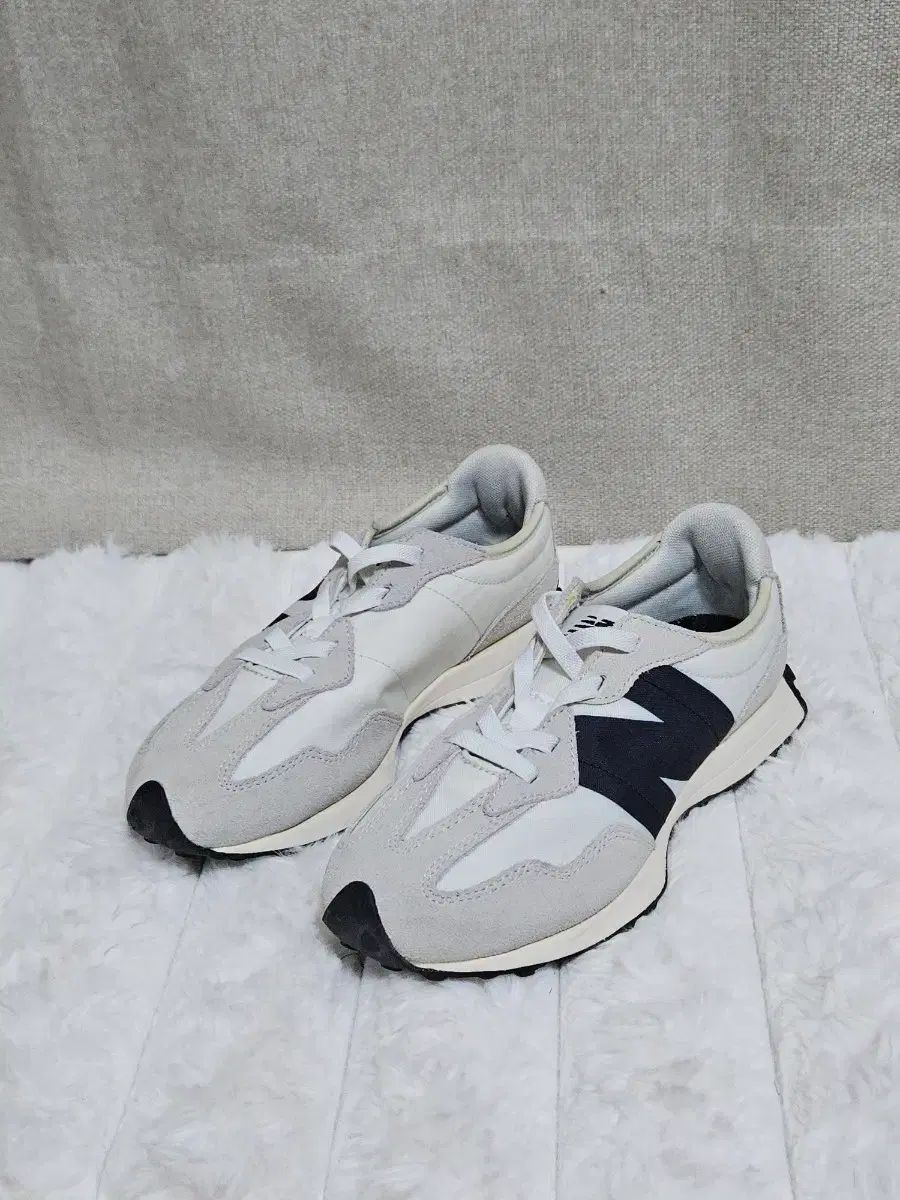 New Balance スニーカー キッズ 220 (成人225 オススメ)