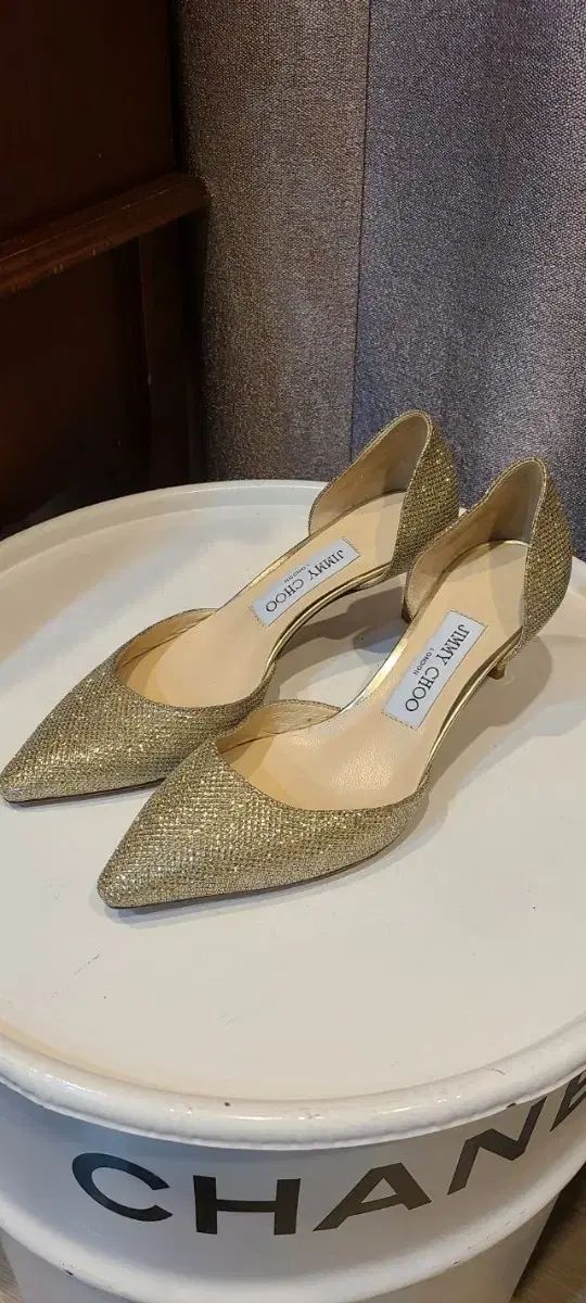 ジミーチュウ グリッター パンプス GOLD