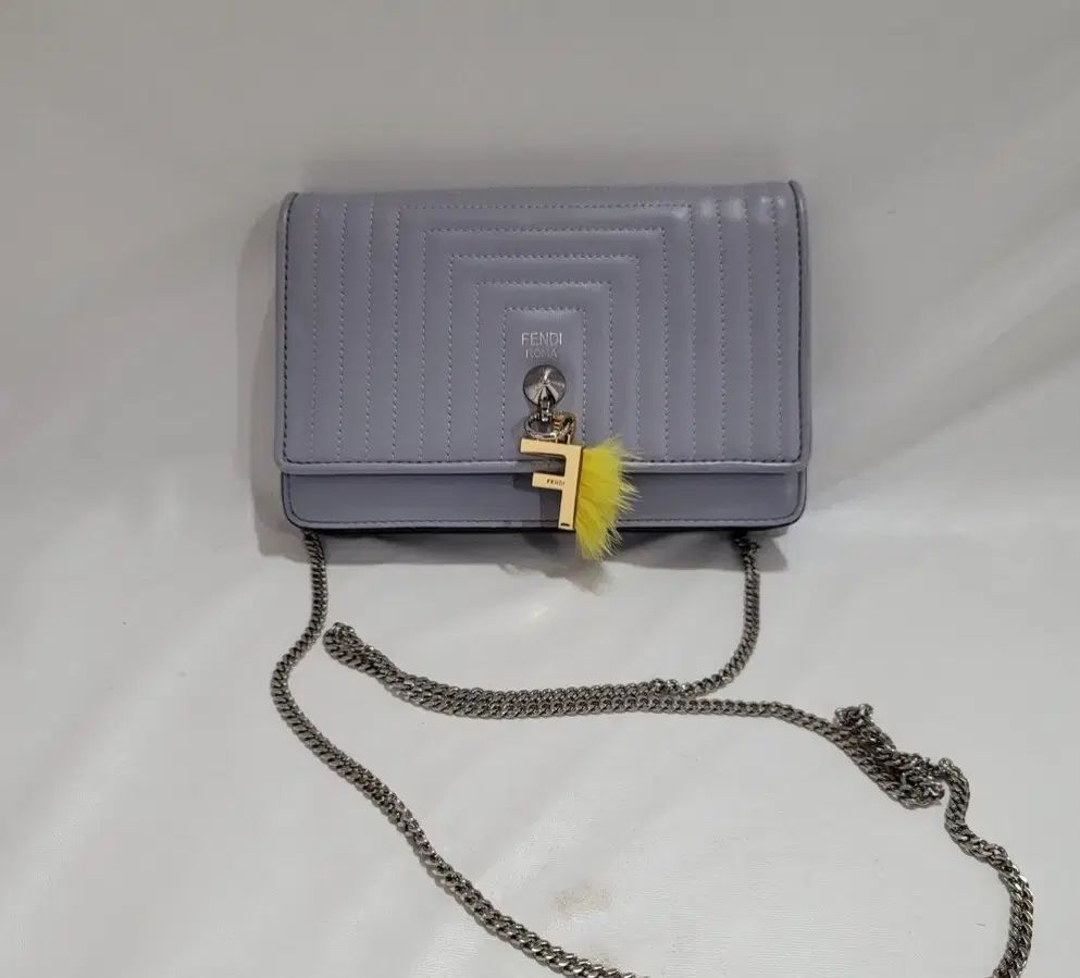 FENDI フェンディ キルティング ミニチェーンバッグ ラベンダー/g2026