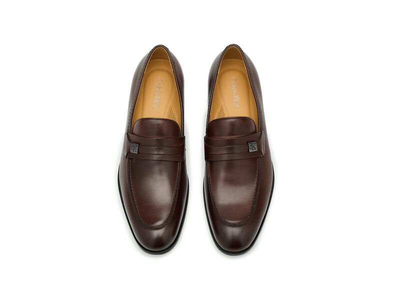 カルバンクライン メンズ シューズ スリッポン・ローファー Calvin Klein Obexx Medium Brown Leather ブラウン