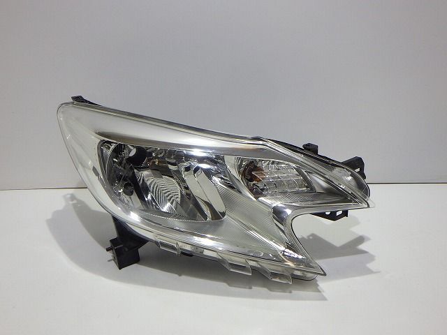 車 ノート 右ヘッドライト ハロゲン E12 NE12 前期 1868 26010-3VA5A