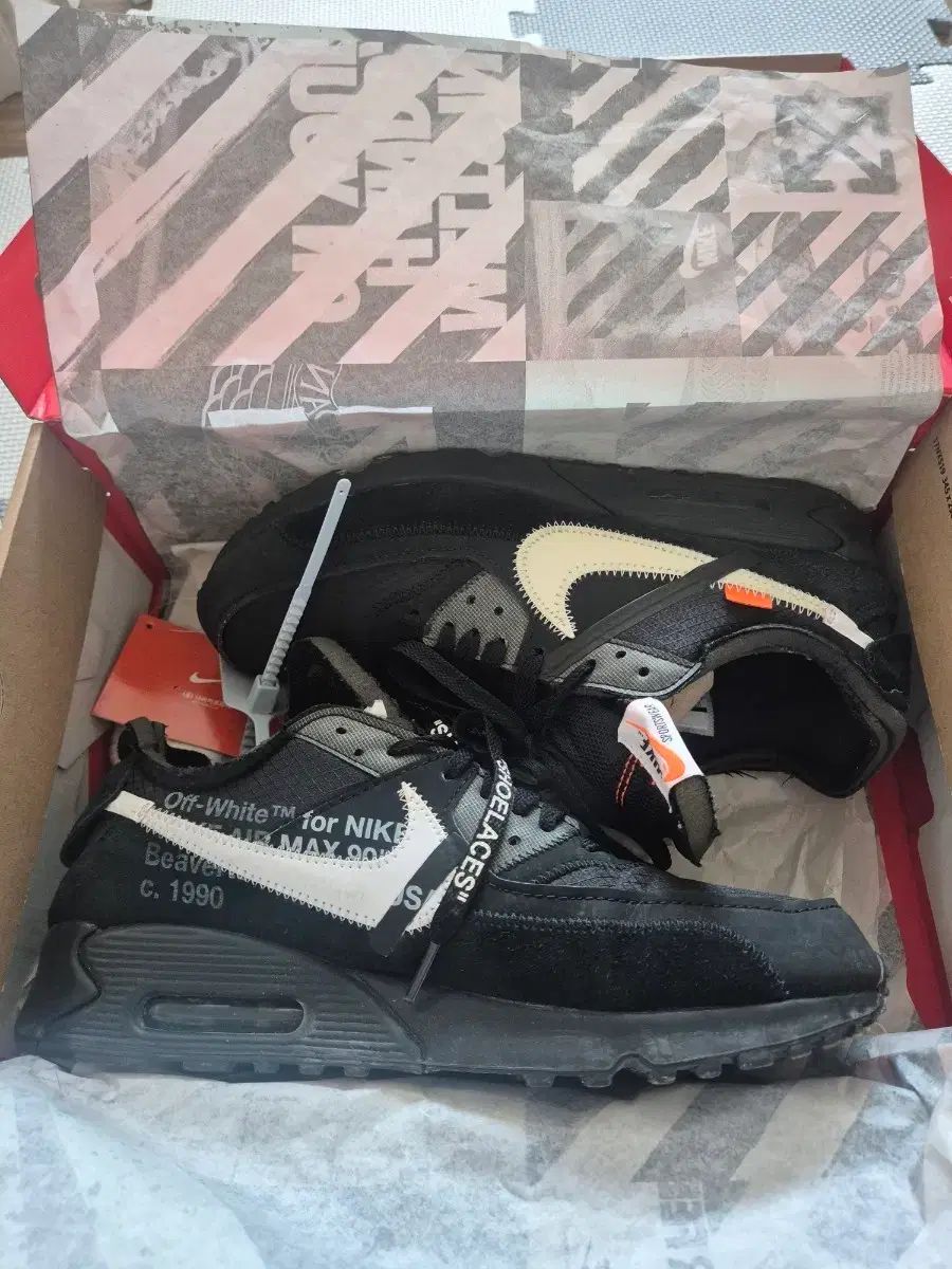 275 NIKE オフホワイト マックス90 ブラック